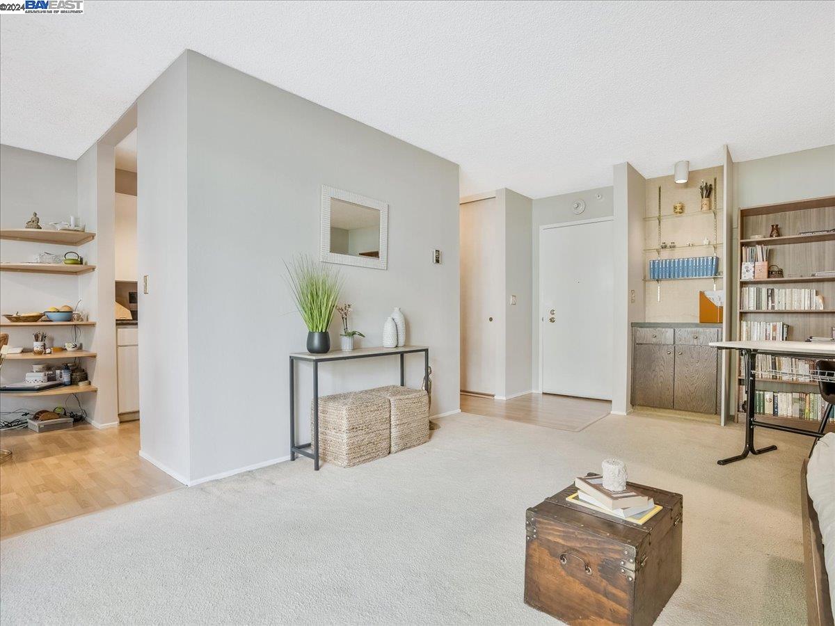 Detail Gallery Image 11 of 37 For 2 Admiral Drive #280,  Emeryville,  CA 94608 - 1 Beds | 1 Baths
