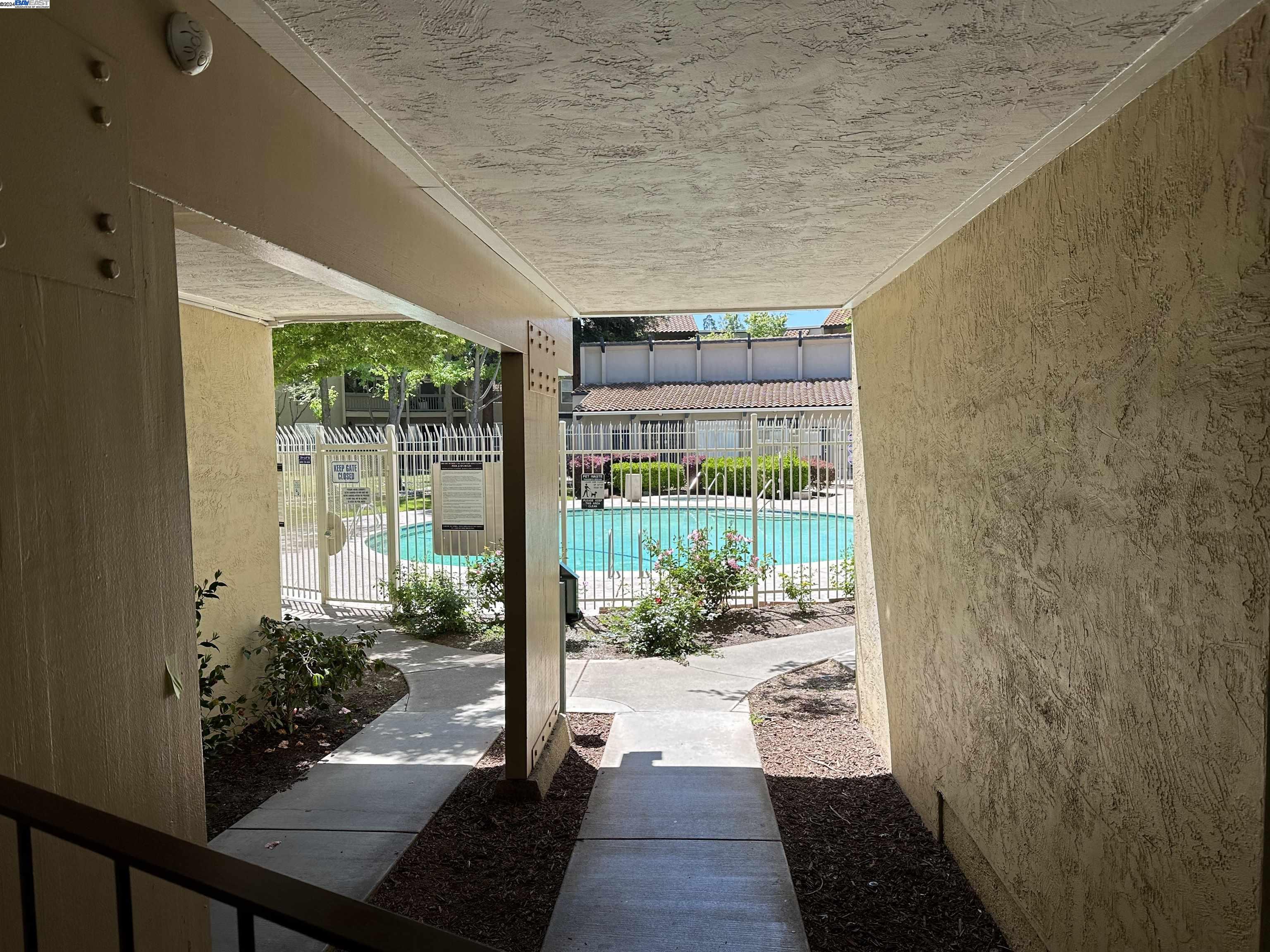 Detail Gallery Image 4 of 19 For 1085 Murrieta Blvd #110,  Livermore,  CA 94550 - 2 Beds | 2 Baths