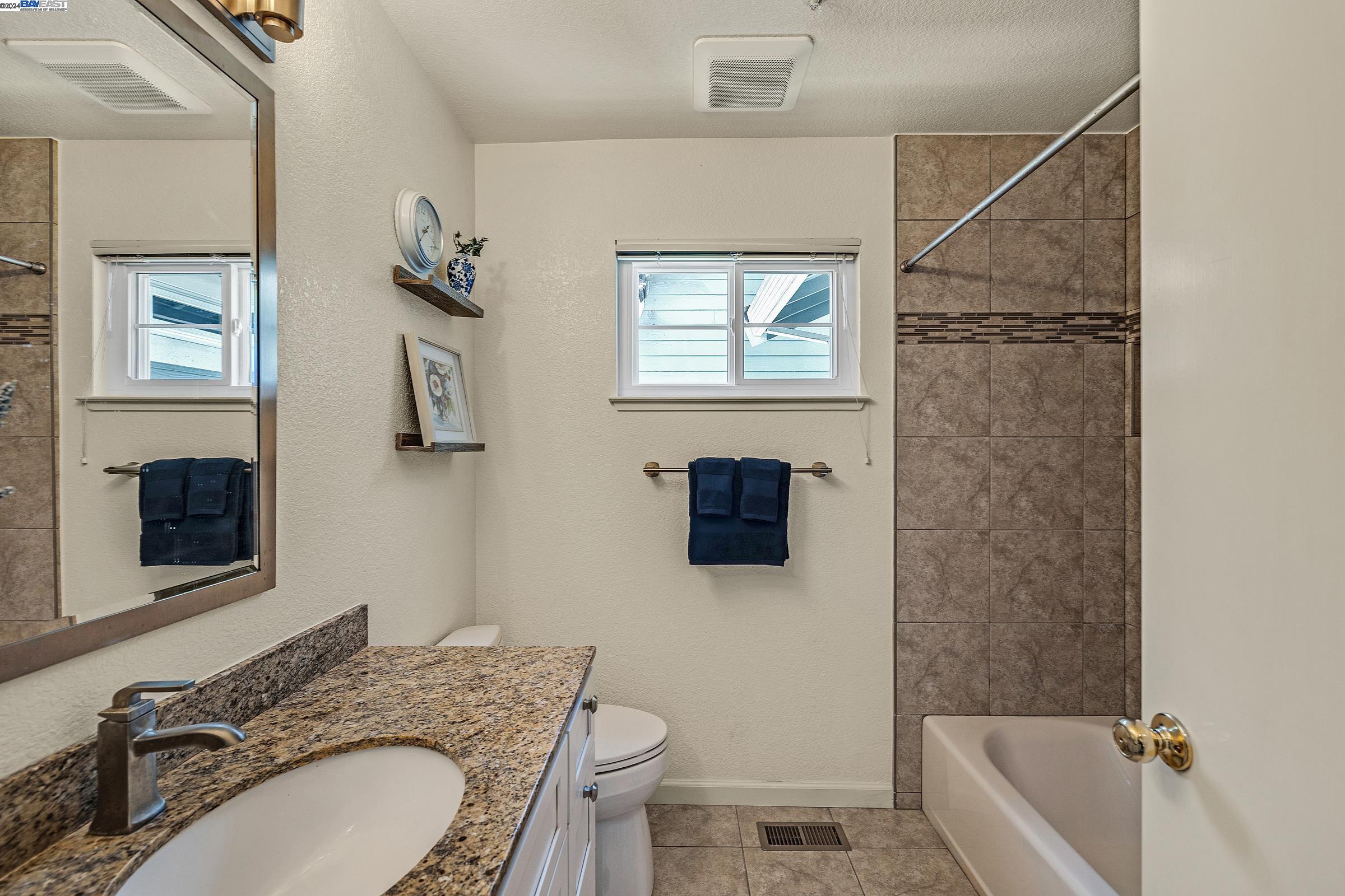 Detail Gallery Image 23 of 36 For 3850 Macgregor Cmn, Livermore,  CA 94551 - 3 Beds | 2/1 Baths