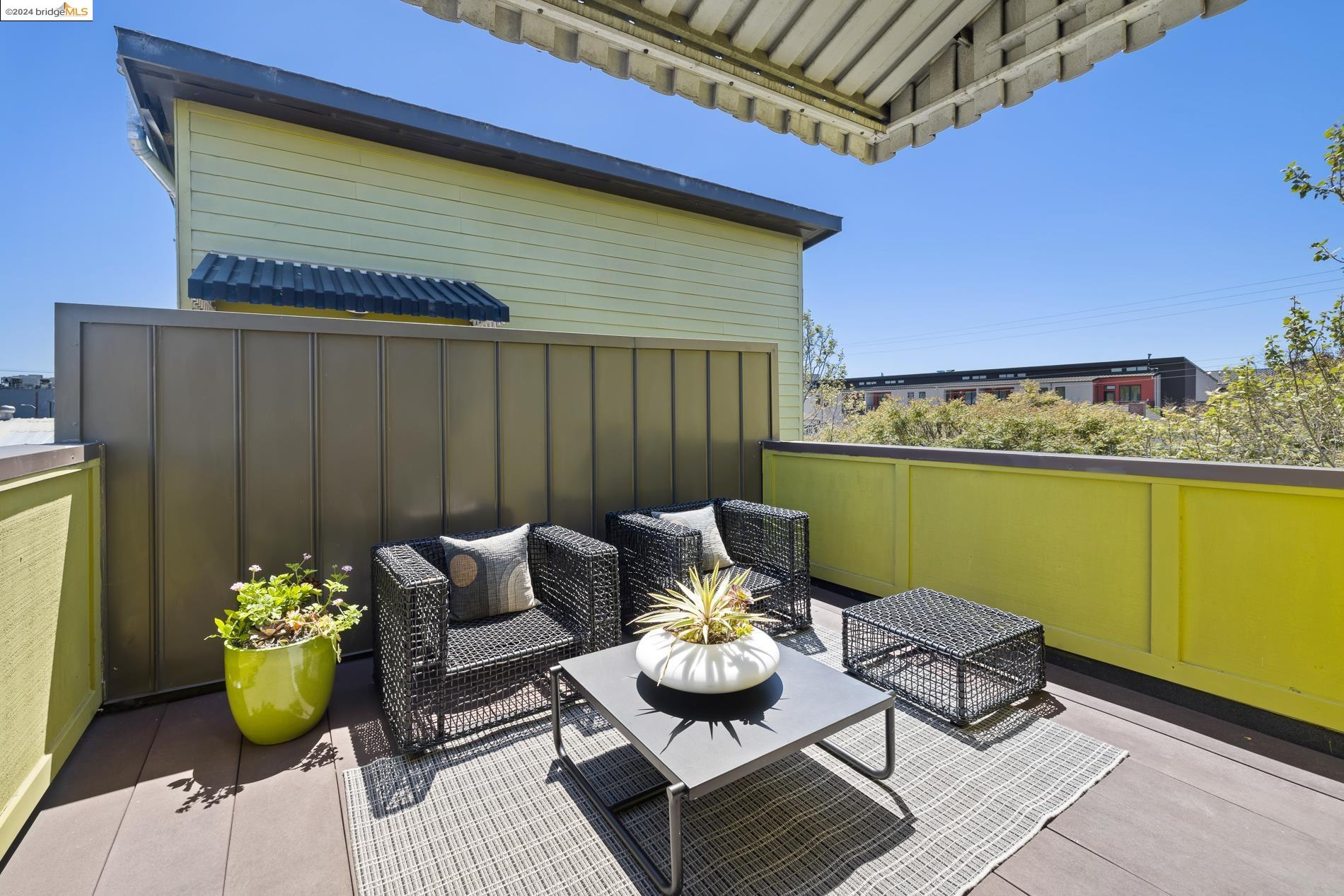 Detail Gallery Image 29 of 38 For 2882 Helen St, Oakland,  CA 94608 - 2 Beds | 2 Baths