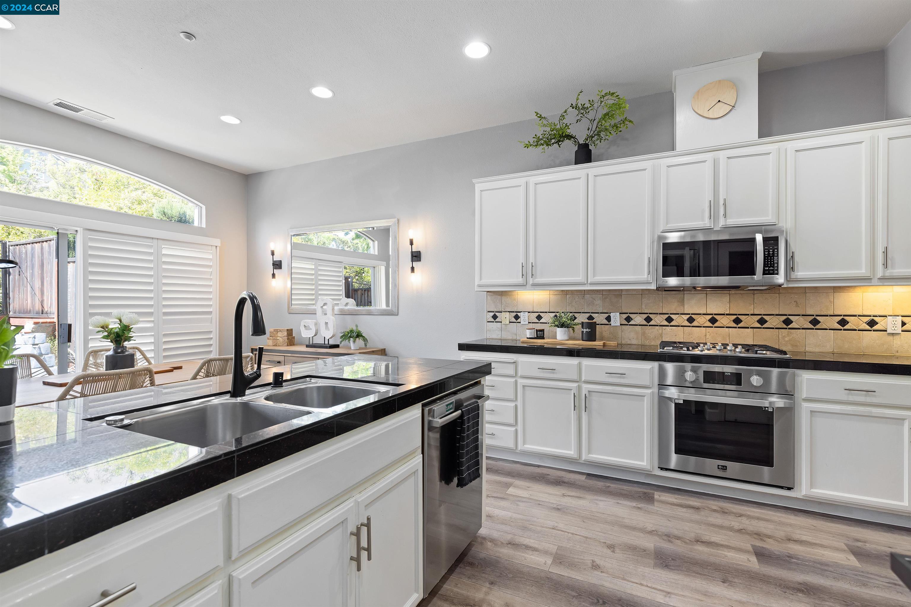 Detail Gallery Image 11 of 30 For 112 Shadowhill Cir, San Ramon,  CA 94583 - 3 Beds | 2/1 Baths
