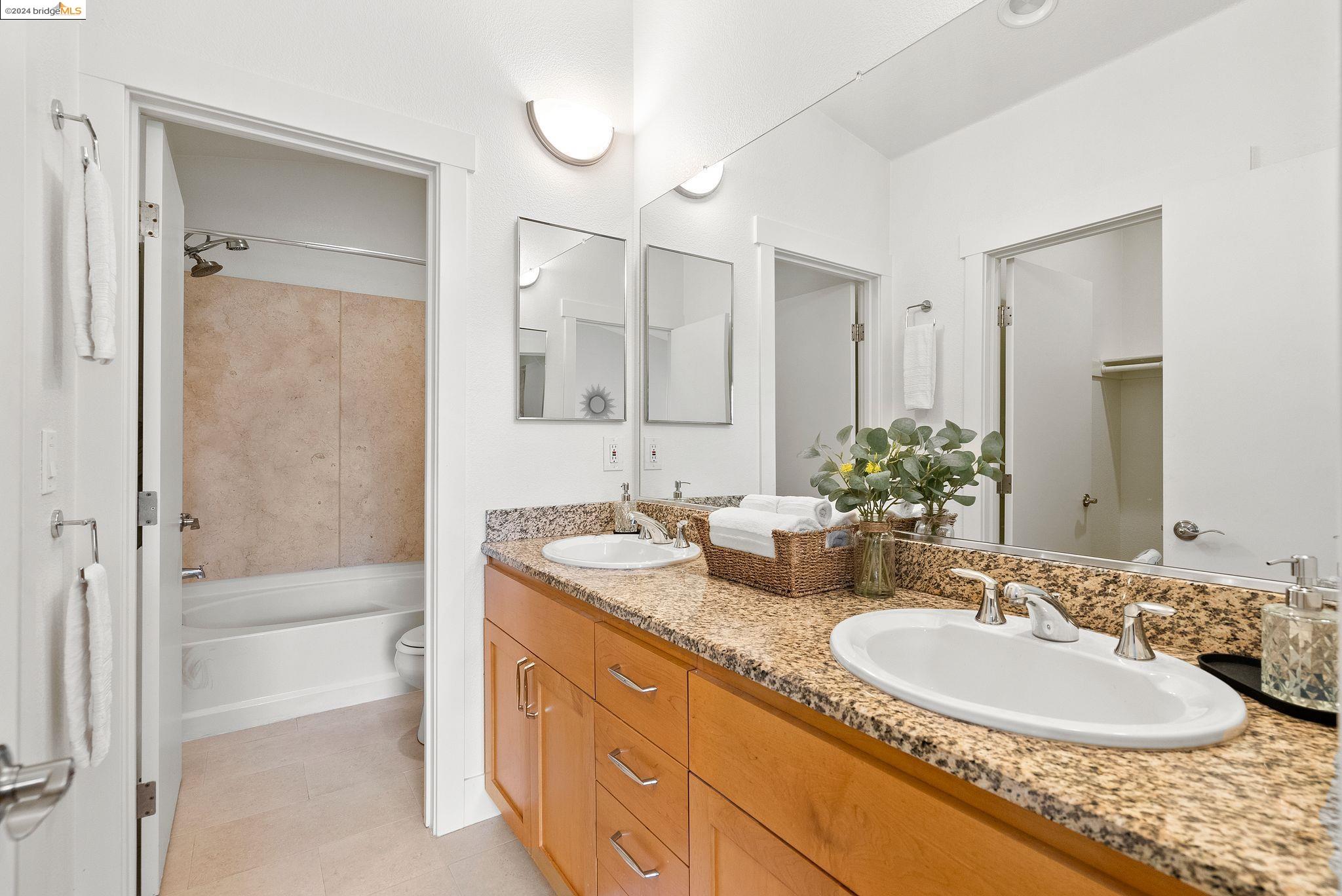 Detail Gallery Image 20 of 40 For 890 20th Street, Oakland,  CA 94607 - 2 Beds | 2 Baths