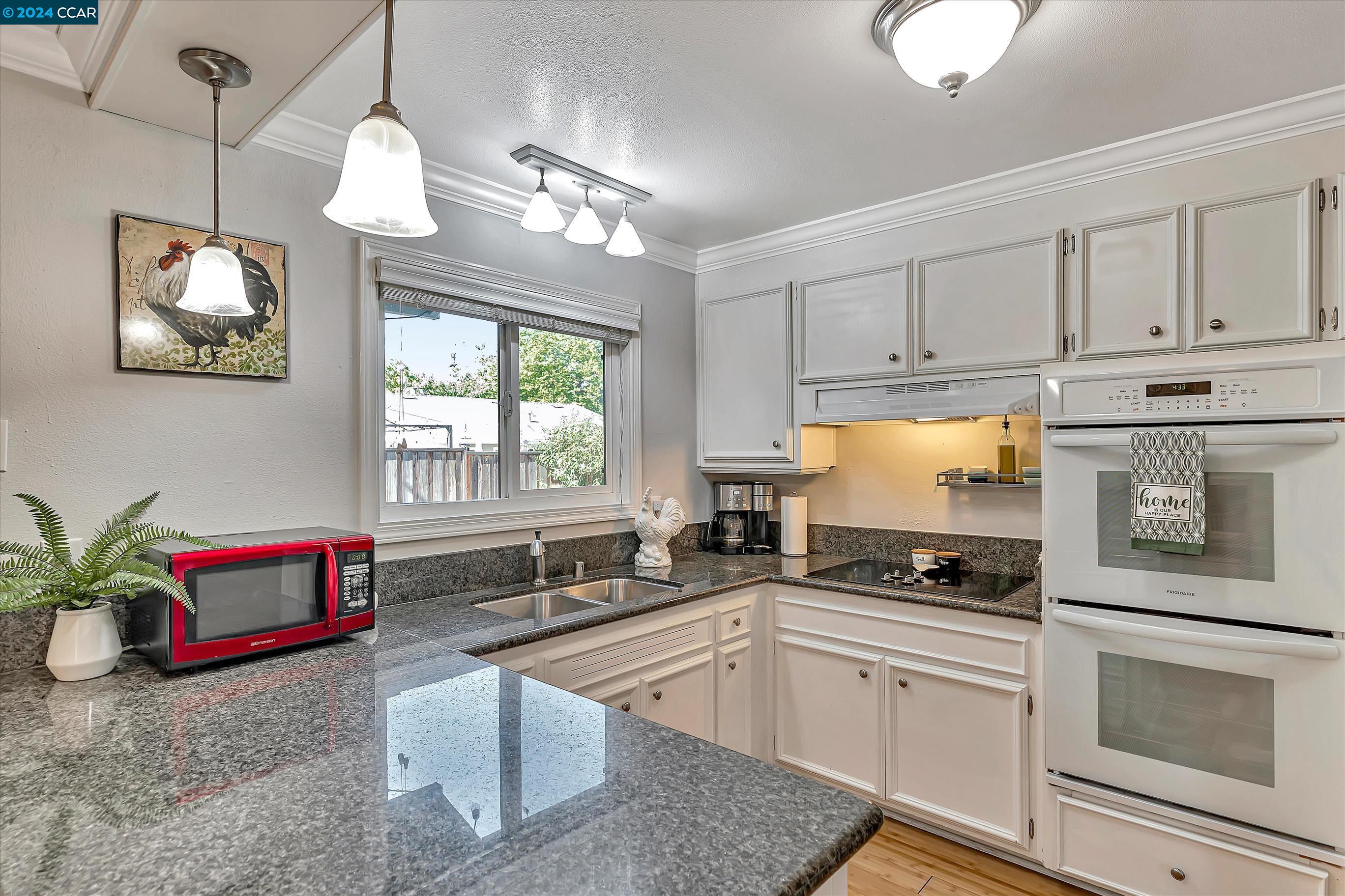 Detail Gallery Image 10 of 42 For 998 Madrone Way, Livermore,  CA 94550 - 3 Beds | 2 Baths