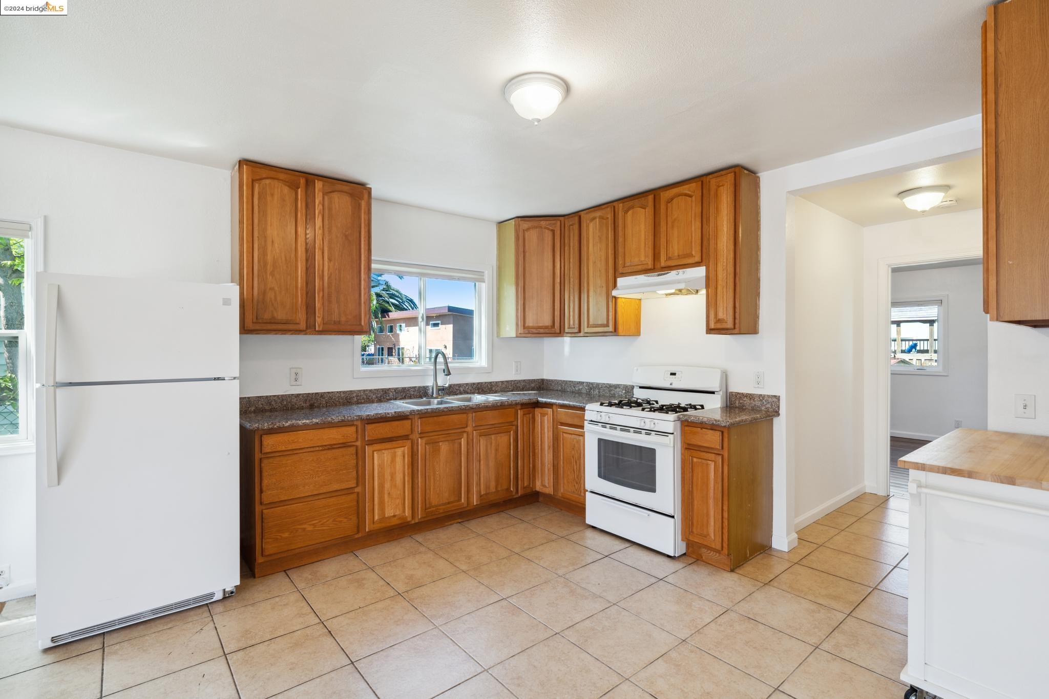 Detail Gallery Image 25 of 42 For 327 S 36th Street, Richmond,  CA 94804 - 3 Beds | 2 Baths
