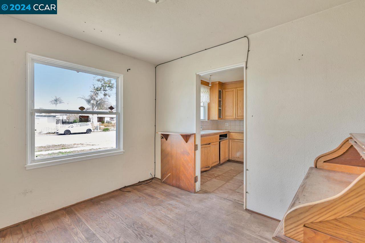 Detail Gallery Image 12 of 26 For 1818 Costa Avenue, Richmond,  CA 94806-4724 - 3 Beds | 1 Baths