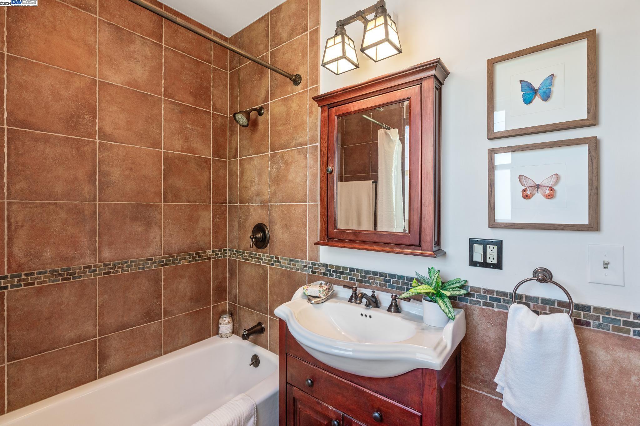 Detail Gallery Image 21 of 29 For 3229 Deering Street, Oakland,  CA 94601 - 2 Beds | 1 Baths