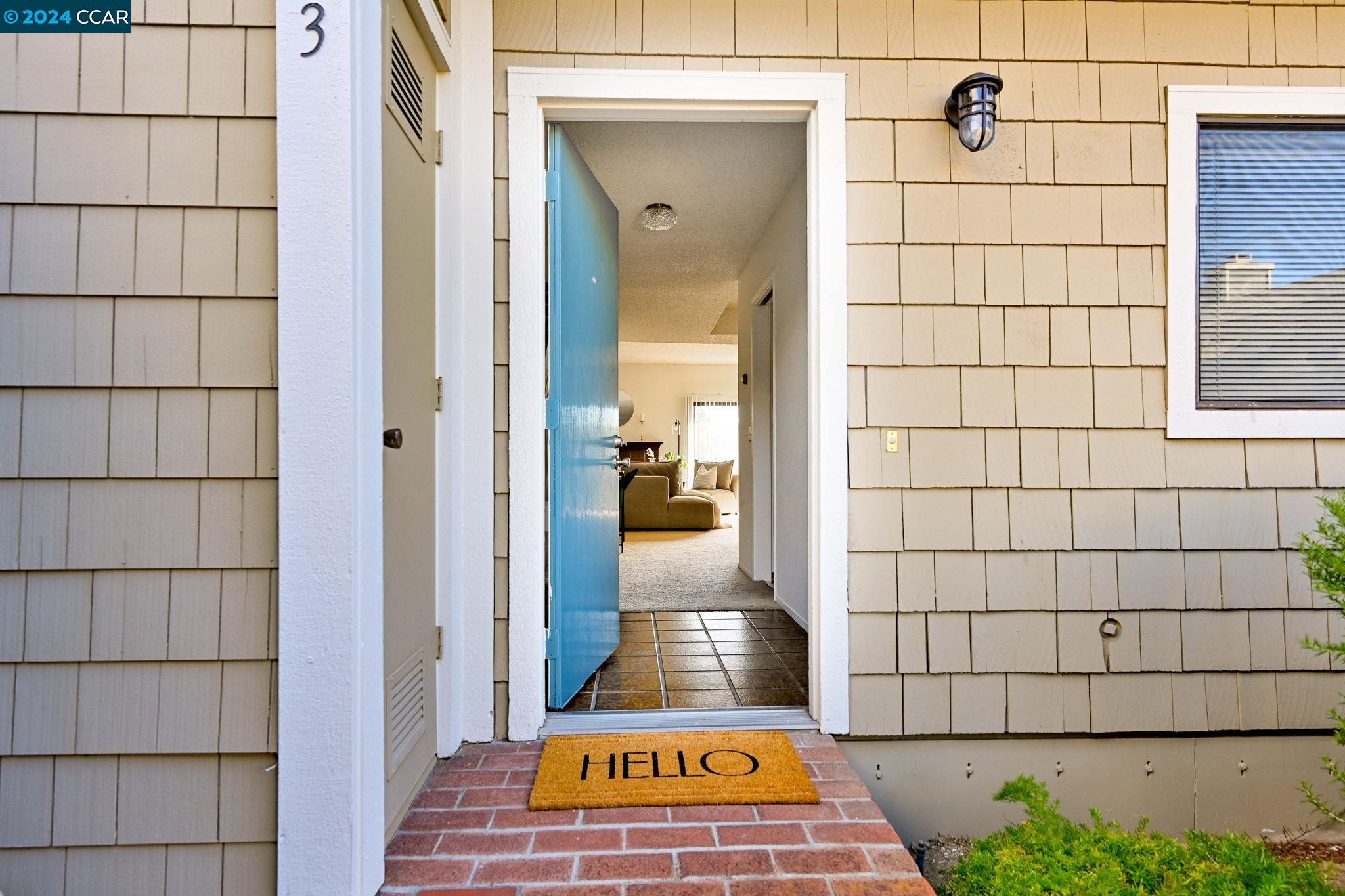 Detail Gallery Image 2 of 31 For 843 Columba Lane, Foster City,  CA 94404-2809 - 3 Beds | 2/1 Baths