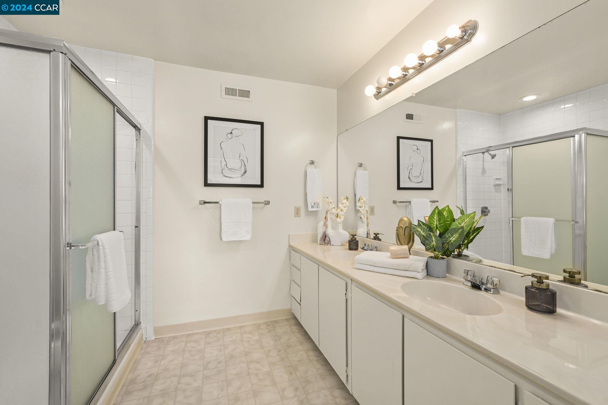 Detail Gallery Image 17 of 31 For 843 Columba Lane, Foster City,  CA 94404-2809 - 3 Beds | 2/1 Baths