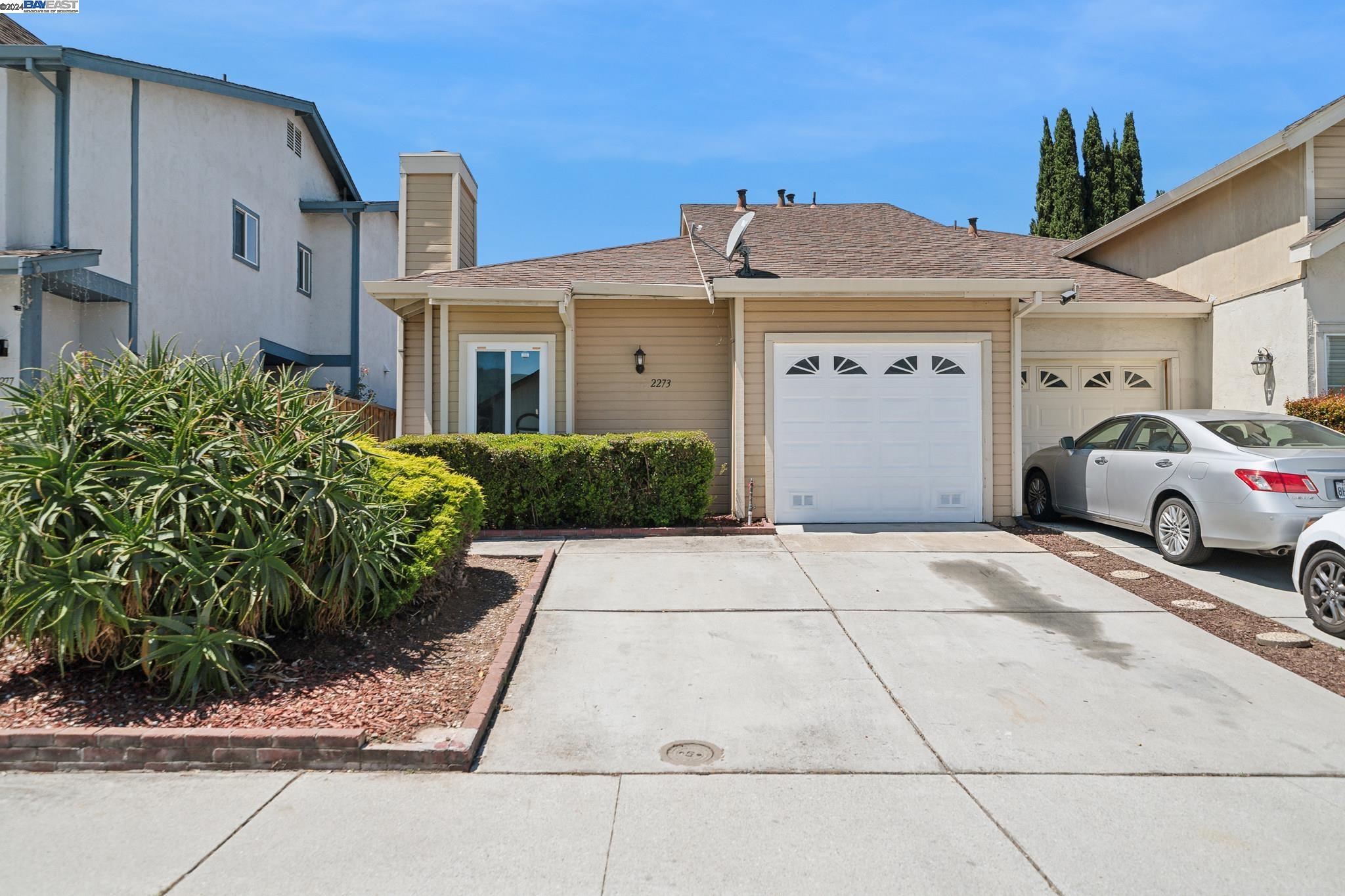 Detail Gallery Image 1 of 18 For 2273 Freya Dr., San Jose,  CA 95148 - 2 Beds | 2 Baths