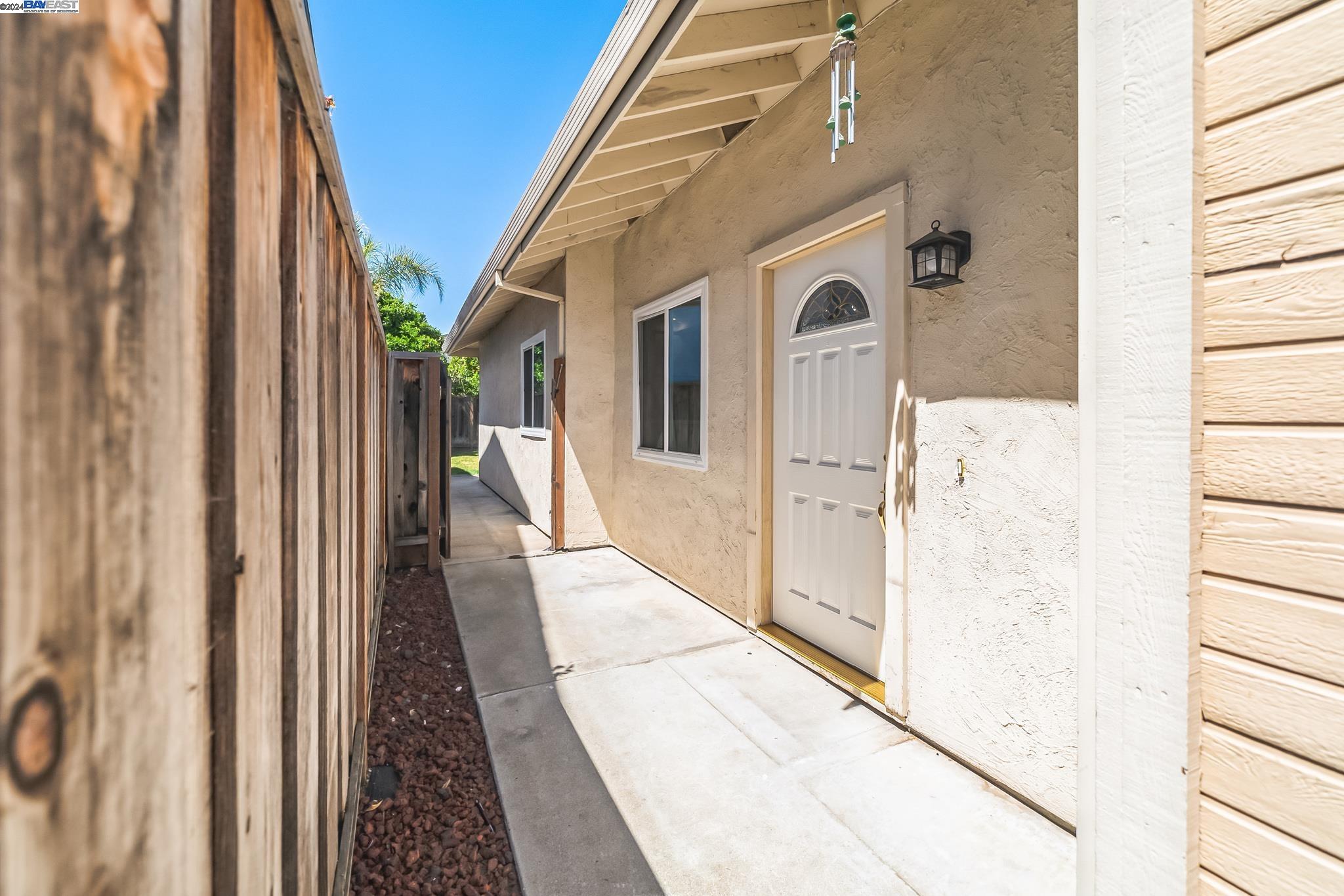Detail Gallery Image 16 of 18 For 2273 Freya Dr., San Jose,  CA 95148 - 2 Beds | 2 Baths