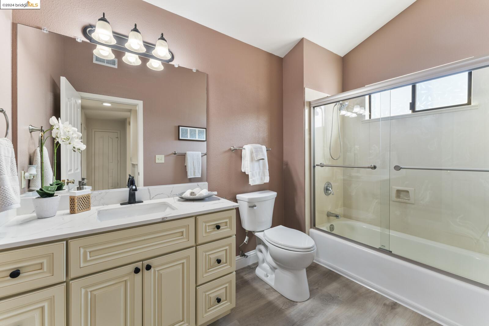 Detail Gallery Image 35 of 54 For 903 Appian Knoll Ct, El Sobrante,  CA 94803 - 3 Beds | 2/1 Baths