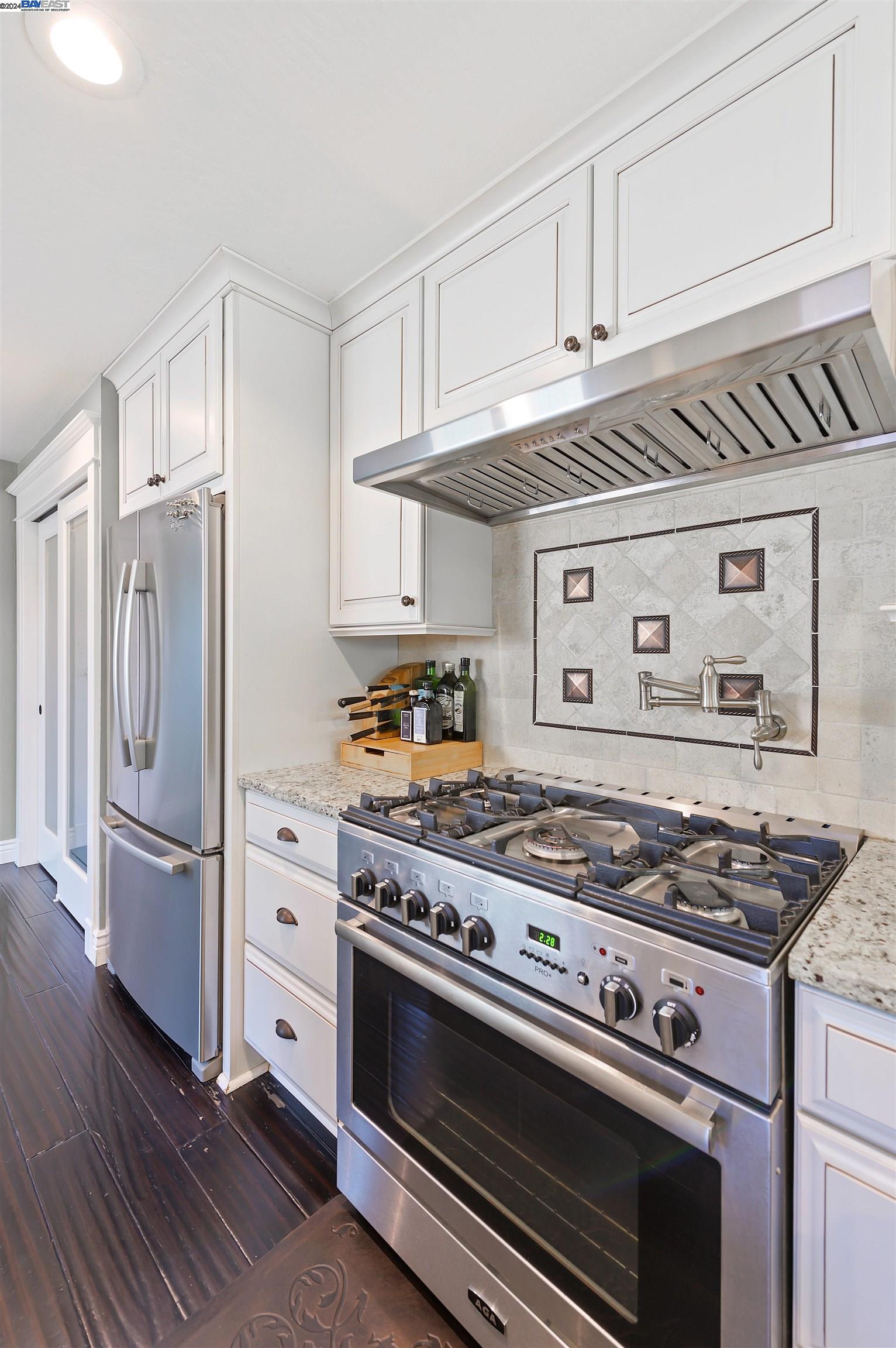 Detail Gallery Image 15 of 54 For 2304 Greenberry Ct., Pleasanton,  CA 94566-5440 - 3 Beds | 2 Baths