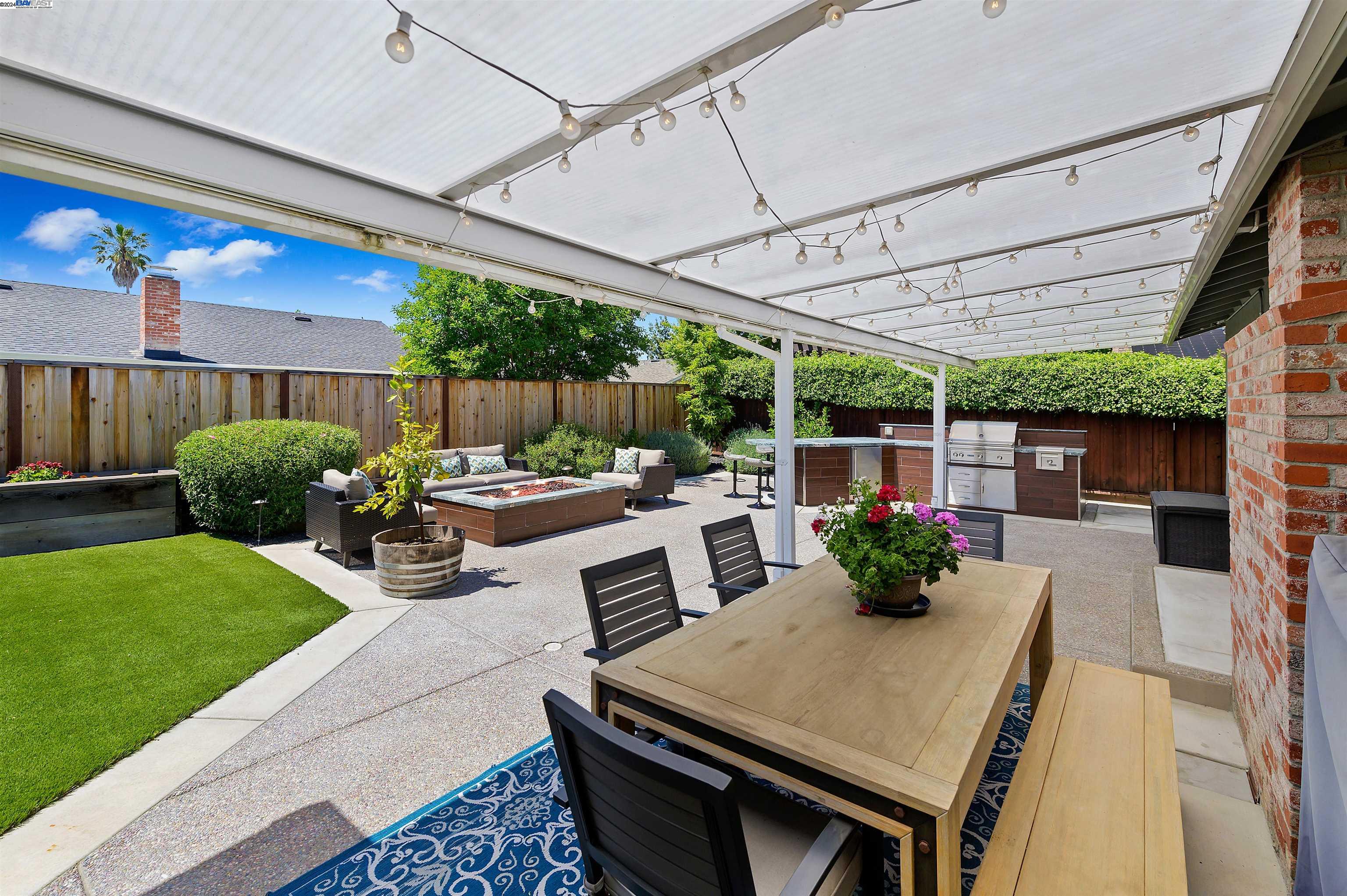 Detail Gallery Image 37 of 54 For 2304 Greenberry Ct., Pleasanton,  CA 94566-5440 - 3 Beds | 2 Baths