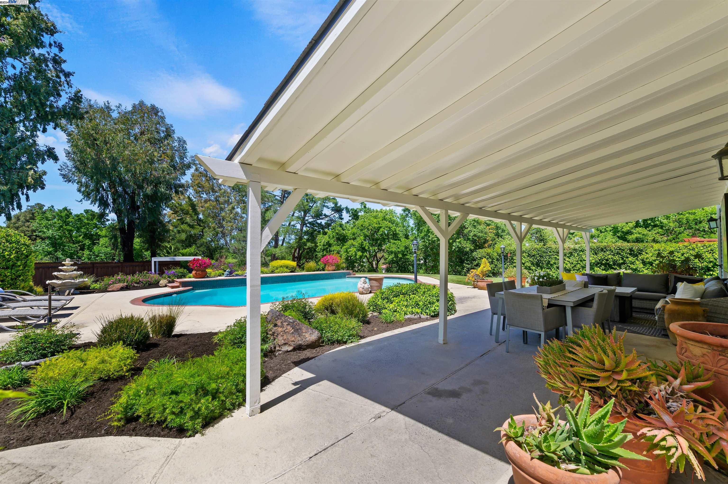 Detail Gallery Image 33 of 54 For 3565 Arbor Ct, Pleasanton,  CA 94566 - 4 Beds | 2/1 Baths
