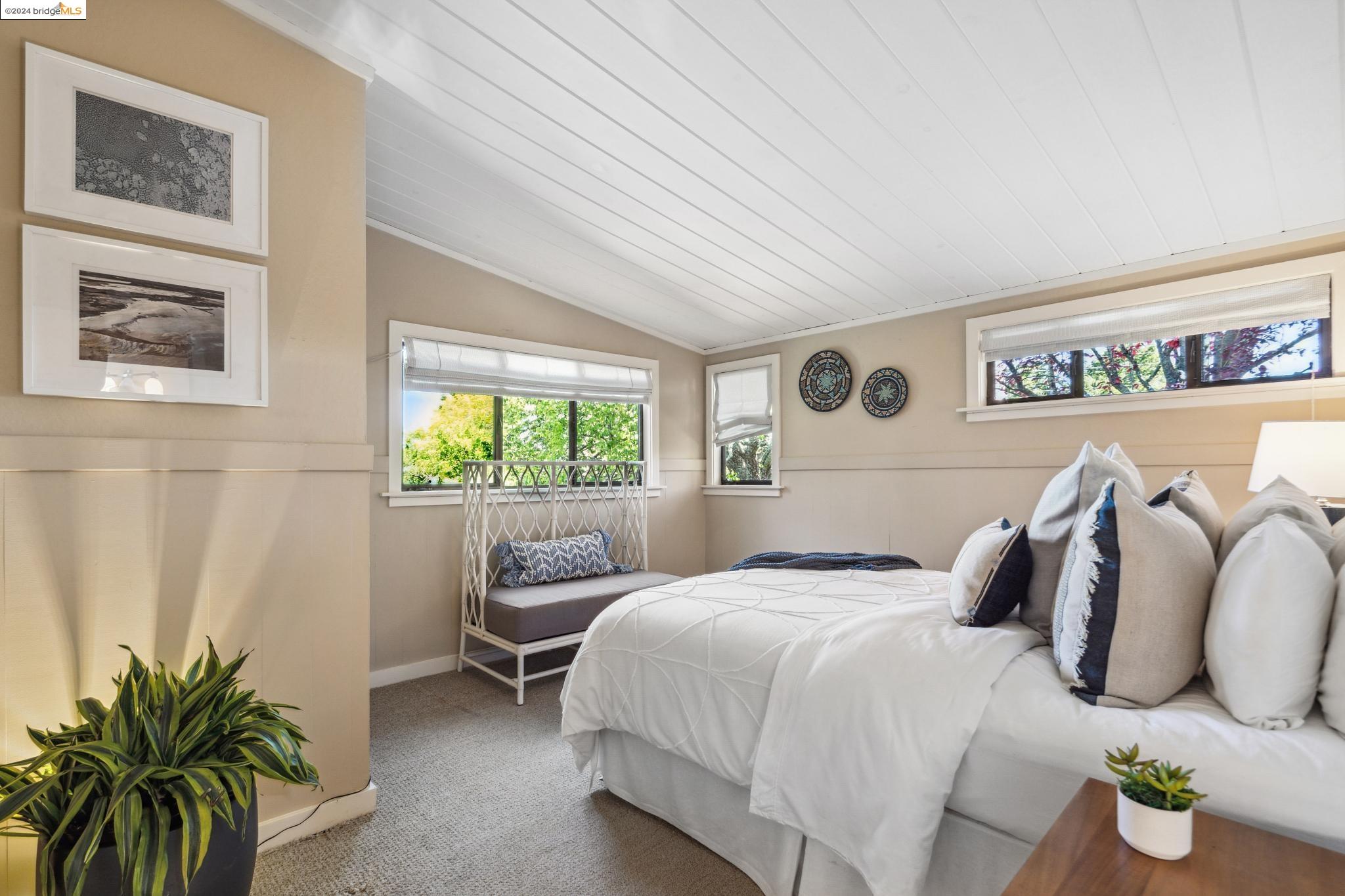 Detail Gallery Image 16 of 37 For 7 Rosemont Ave, Berkeley,  CA 94708 - 3 Beds | 2/1 Baths