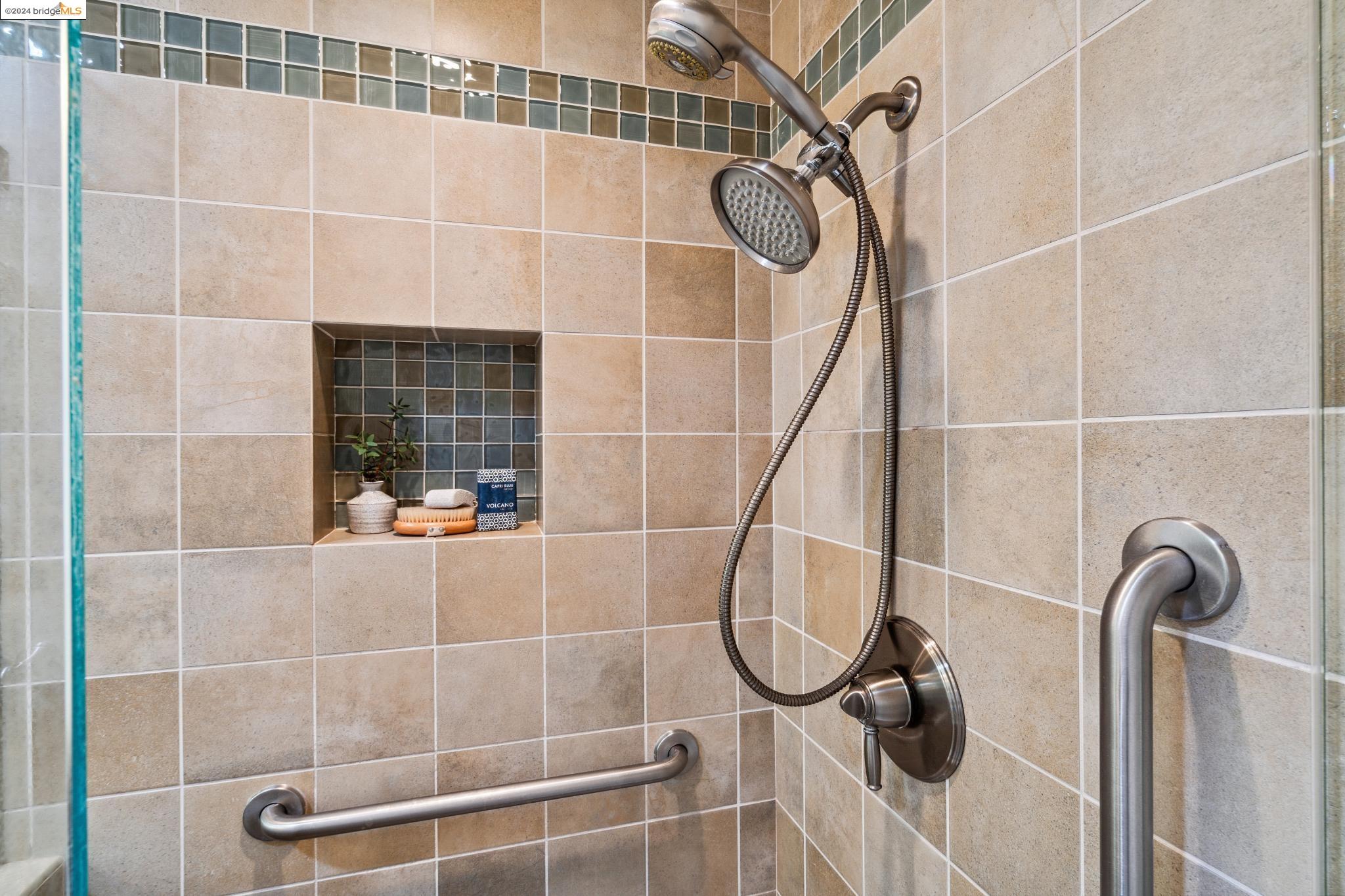 Detail Gallery Image 19 of 37 For 7 Rosemont Ave, Berkeley,  CA 94708 - 3 Beds | 2/1 Baths