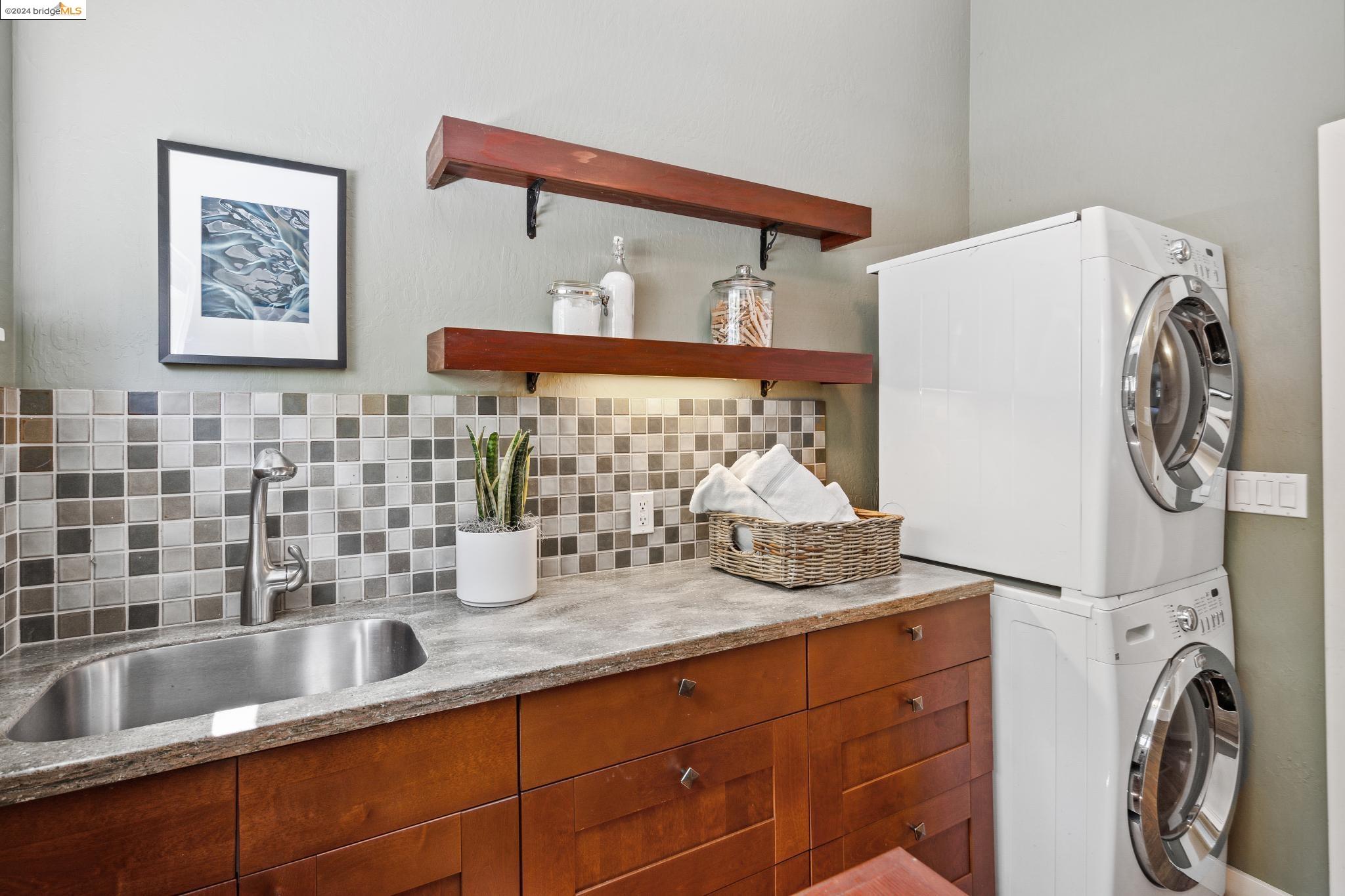 Detail Gallery Image 21 of 37 For 7 Rosemont Ave, Berkeley,  CA 94708 - 3 Beds | 2/1 Baths