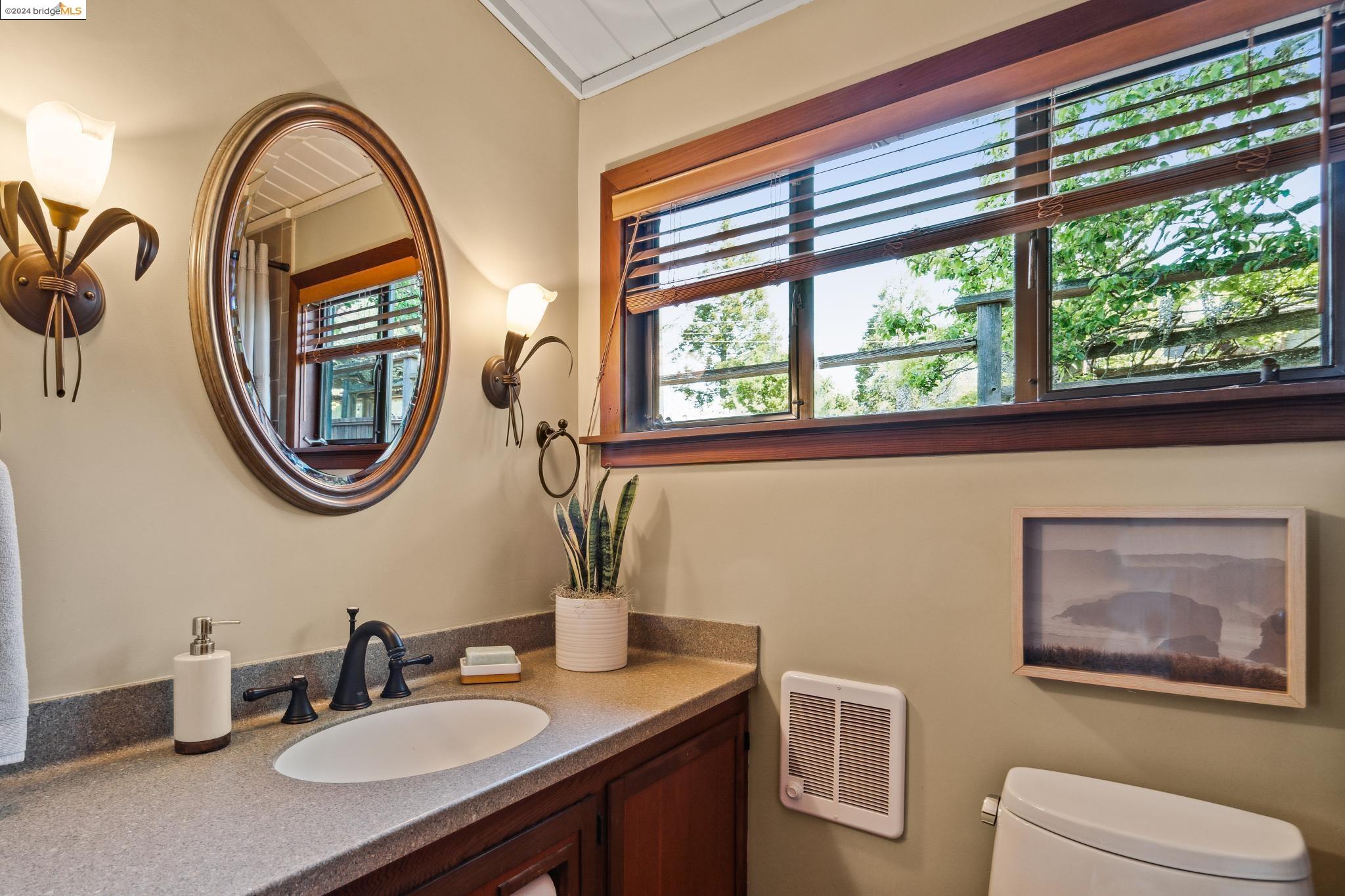 Detail Gallery Image 25 of 37 For 7 Rosemont Ave, Berkeley,  CA 94708 - 3 Beds | 2/1 Baths