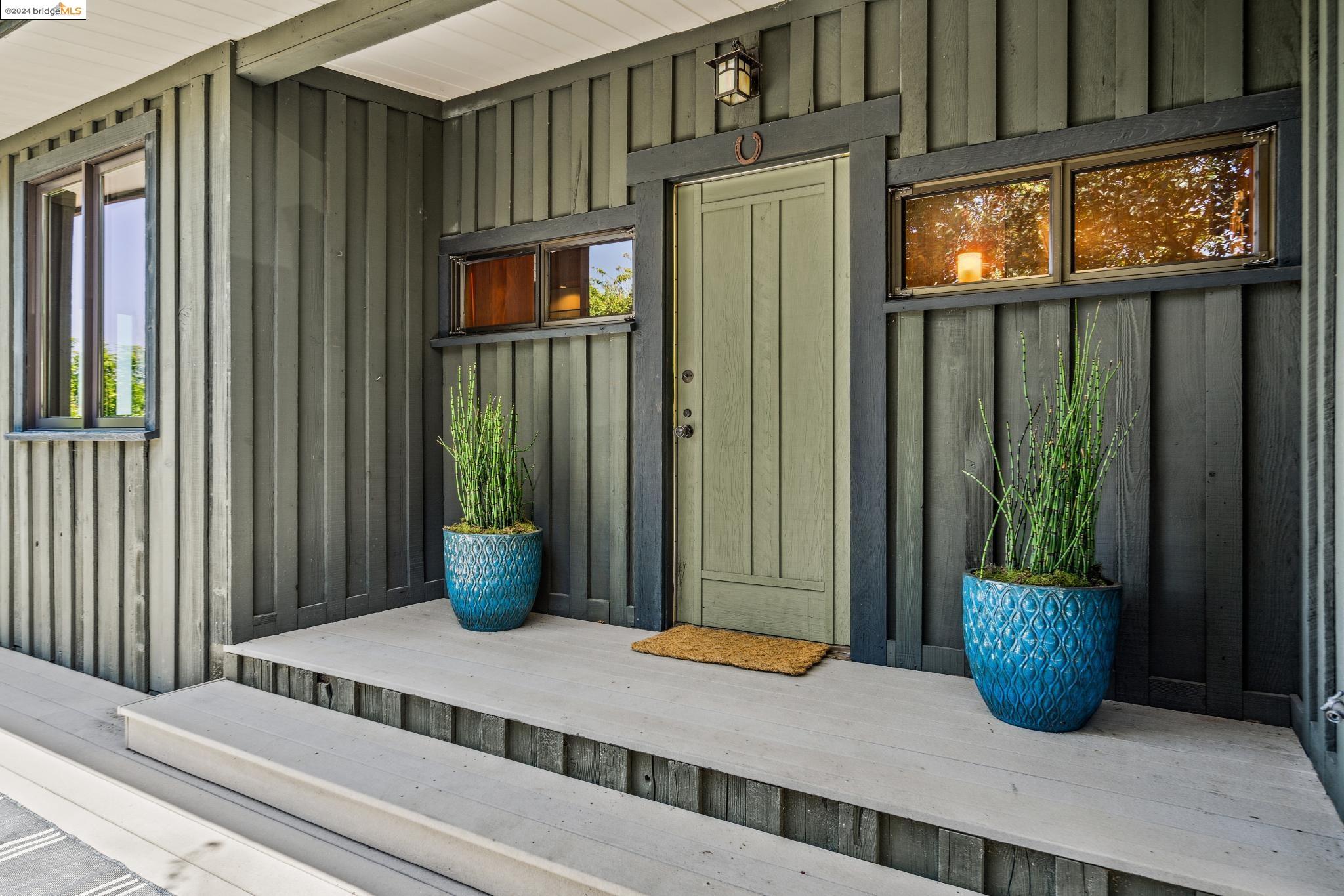 Detail Gallery Image 6 of 37 For 7 Rosemont Ave, Berkeley,  CA 94708 - 3 Beds | 2/1 Baths