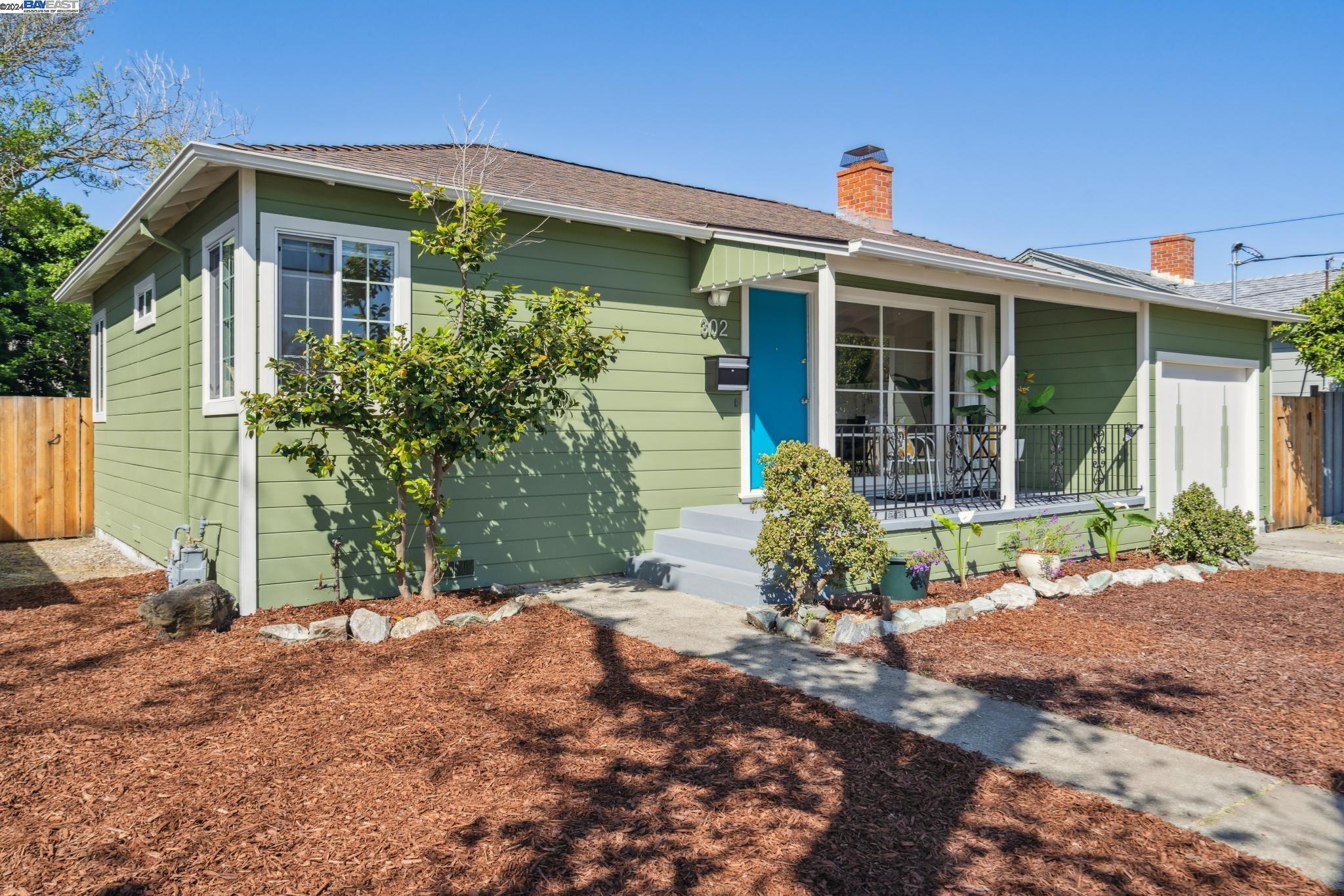 Detail Gallery Image 1 of 42 For 302 Maitland Dr, Alameda,  CA 94502 - 3 Beds | 2 Baths