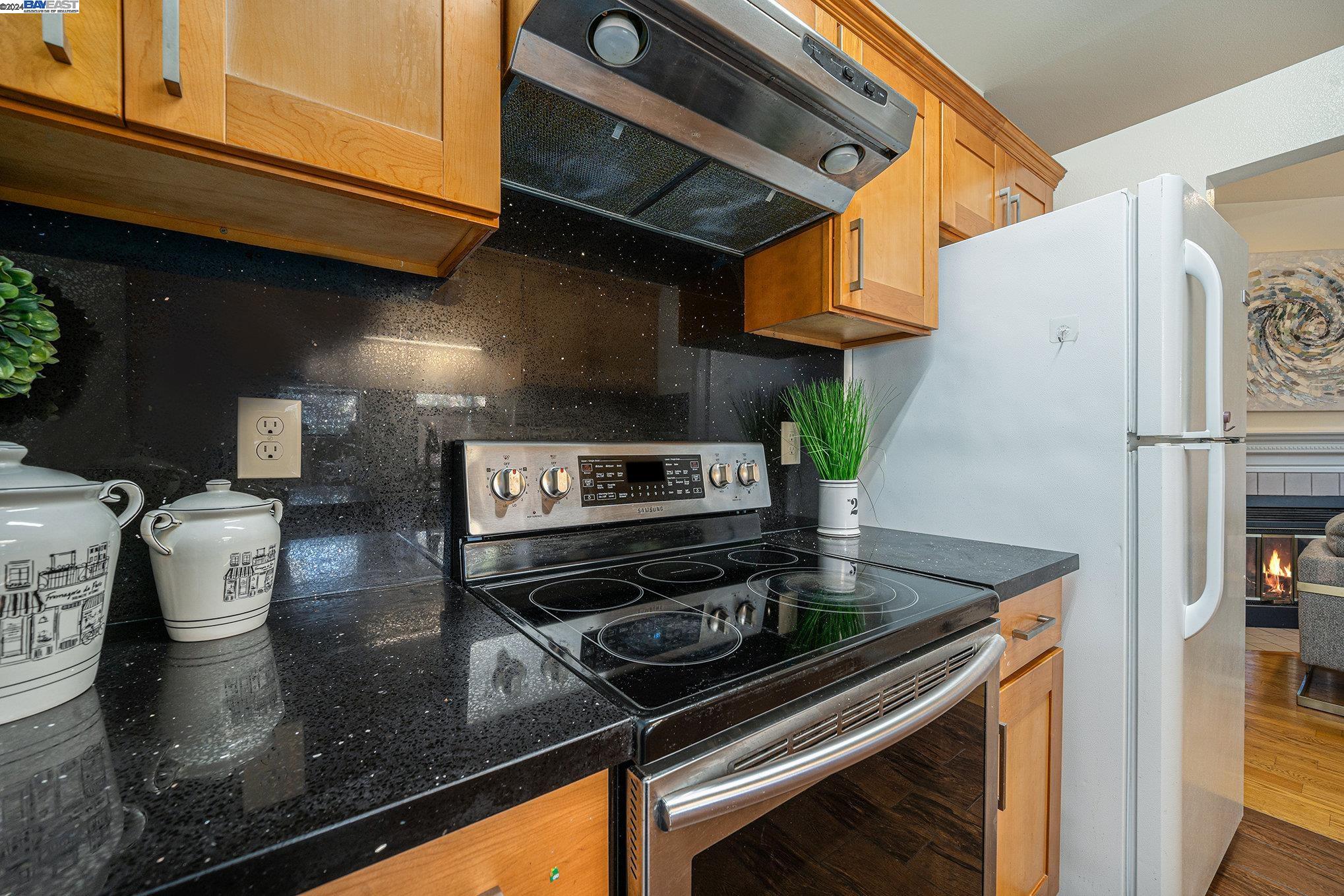 Detail Gallery Image 12 of 30 For 47069 Benns Ter #33,  Fremont,  CA 94539 - 2 Beds | 2 Baths