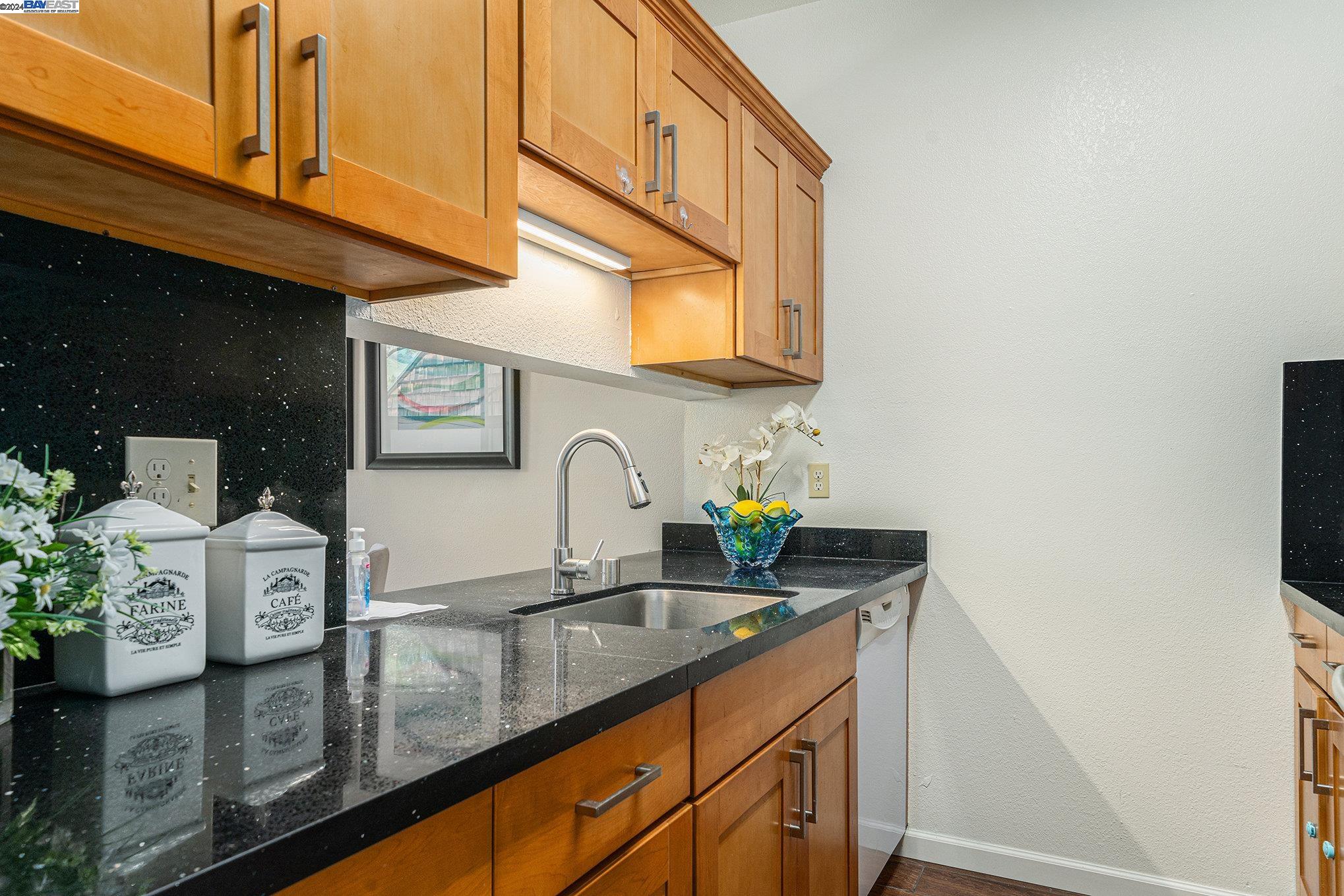 Detail Gallery Image 10 of 30 For 47069 Benns Ter #33,  Fremont,  CA 94539 - 2 Beds | 2 Baths