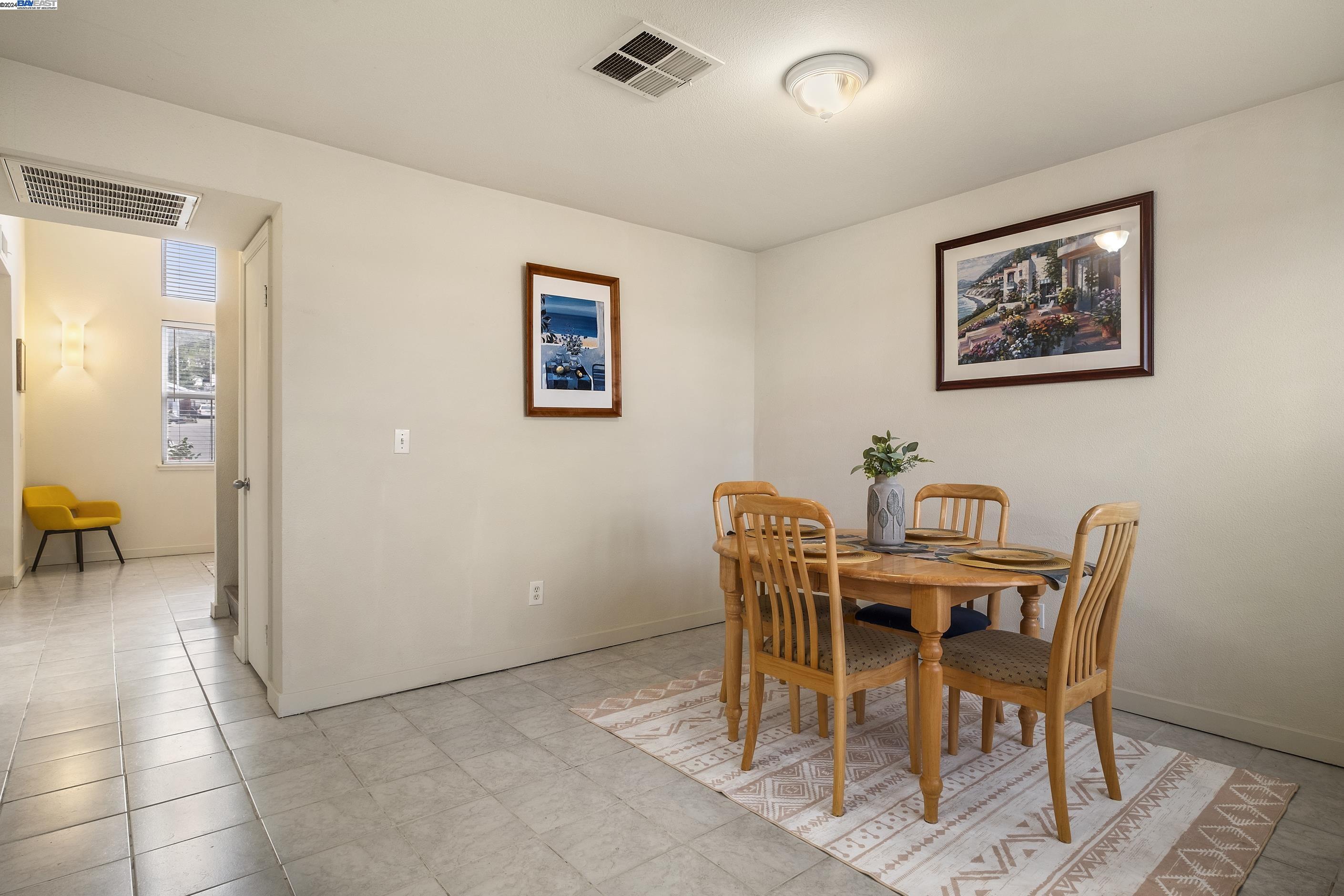 Detail Gallery Image 5 of 34 For 2453 Palmvilla Ct, Oakland,  CA 94605 - 3 Beds | 2 Baths