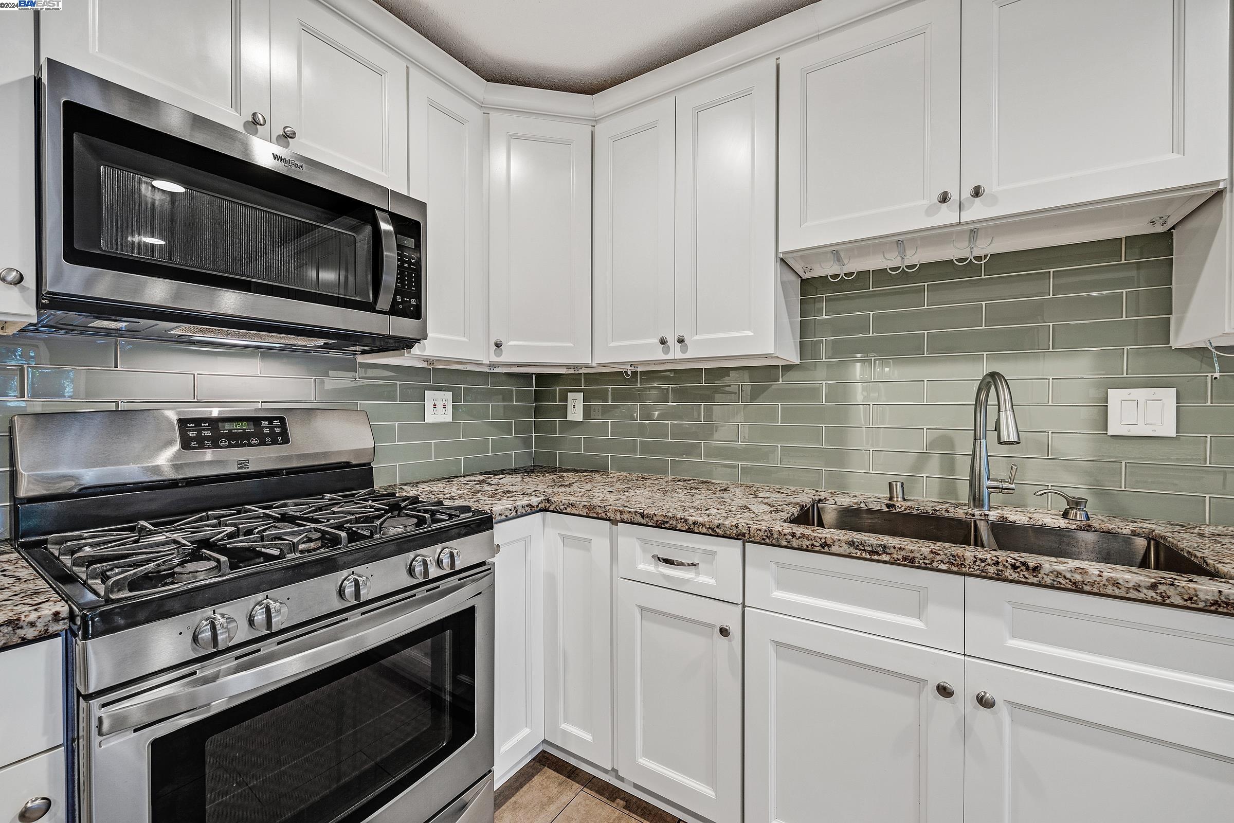 Detail Gallery Image 16 of 43 For 152 Barnett Ter, Pleasant Hill,  CA 94523 - 3 Beds | 2/1 Baths