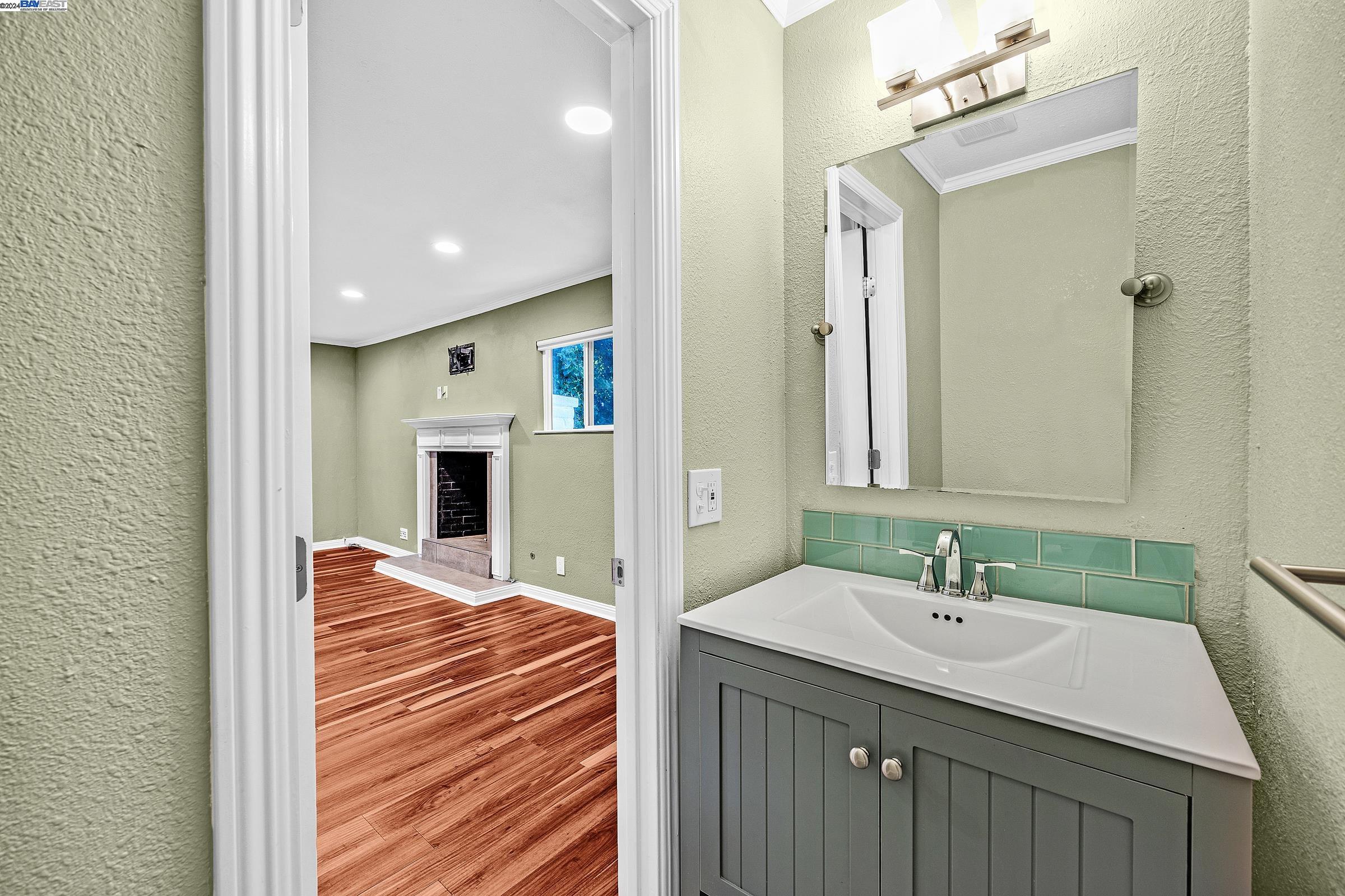 Detail Gallery Image 19 of 43 For 152 Barnett Ter, Pleasant Hill,  CA 94523 - 3 Beds | 2/1 Baths