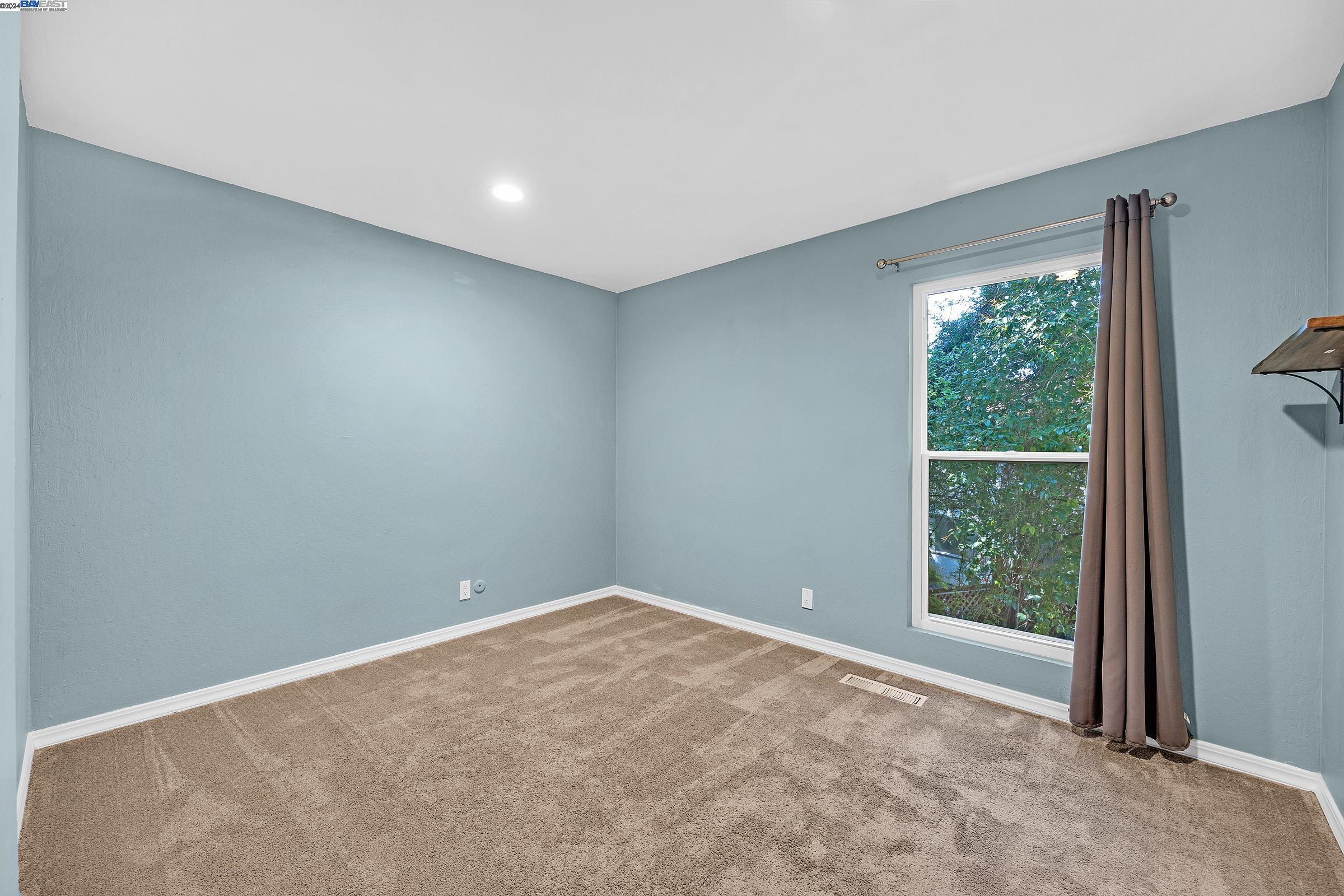 Detail Gallery Image 23 of 43 For 152 Barnett Ter, Pleasant Hill,  CA 94523 - 3 Beds | 2/1 Baths
