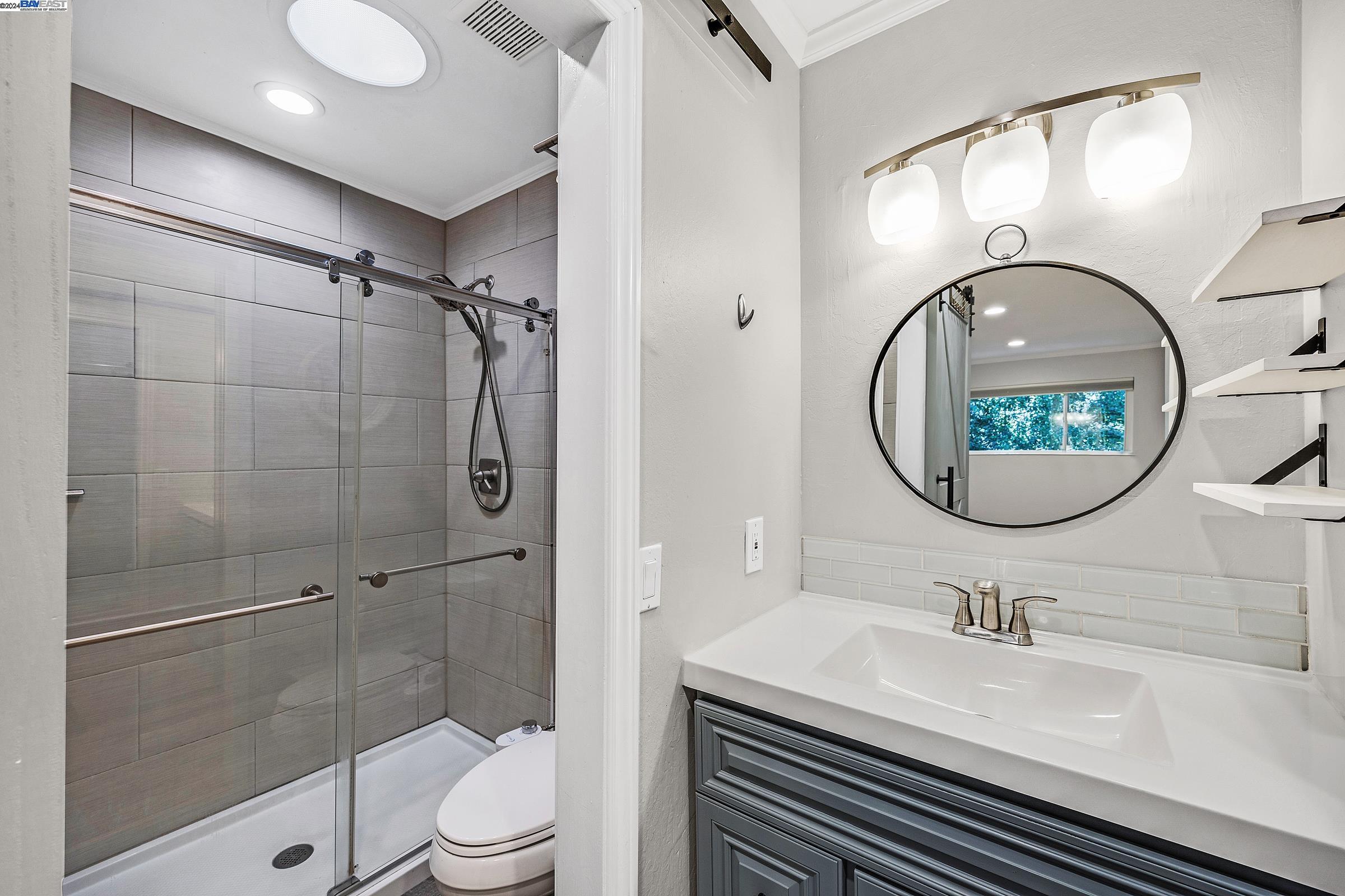 Detail Gallery Image 31 of 43 For 152 Barnett Ter, Pleasant Hill,  CA 94523 - 3 Beds | 2/1 Baths
