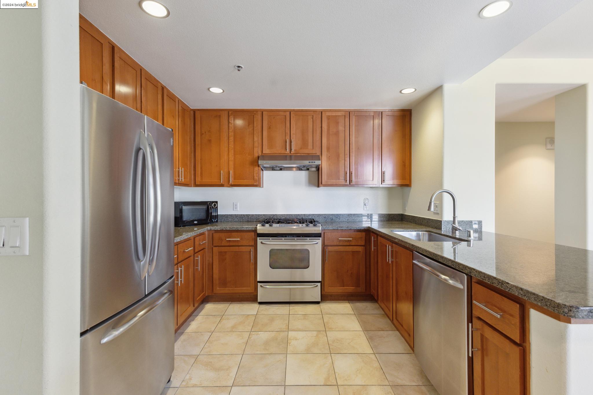Detail Gallery Image 4 of 14 For 423 7th Street #314,  Oakland,  CA 94607 - 1 Beds | 1 Baths