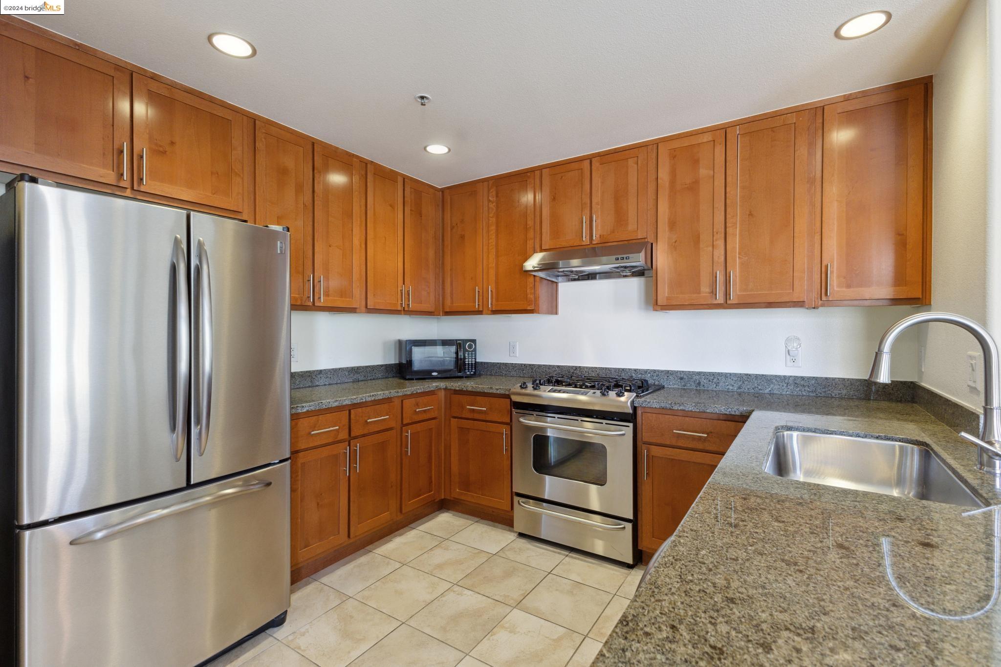 Detail Gallery Image 5 of 14 For 423 7th Street #314,  Oakland,  CA 94607 - 1 Beds | 1 Baths