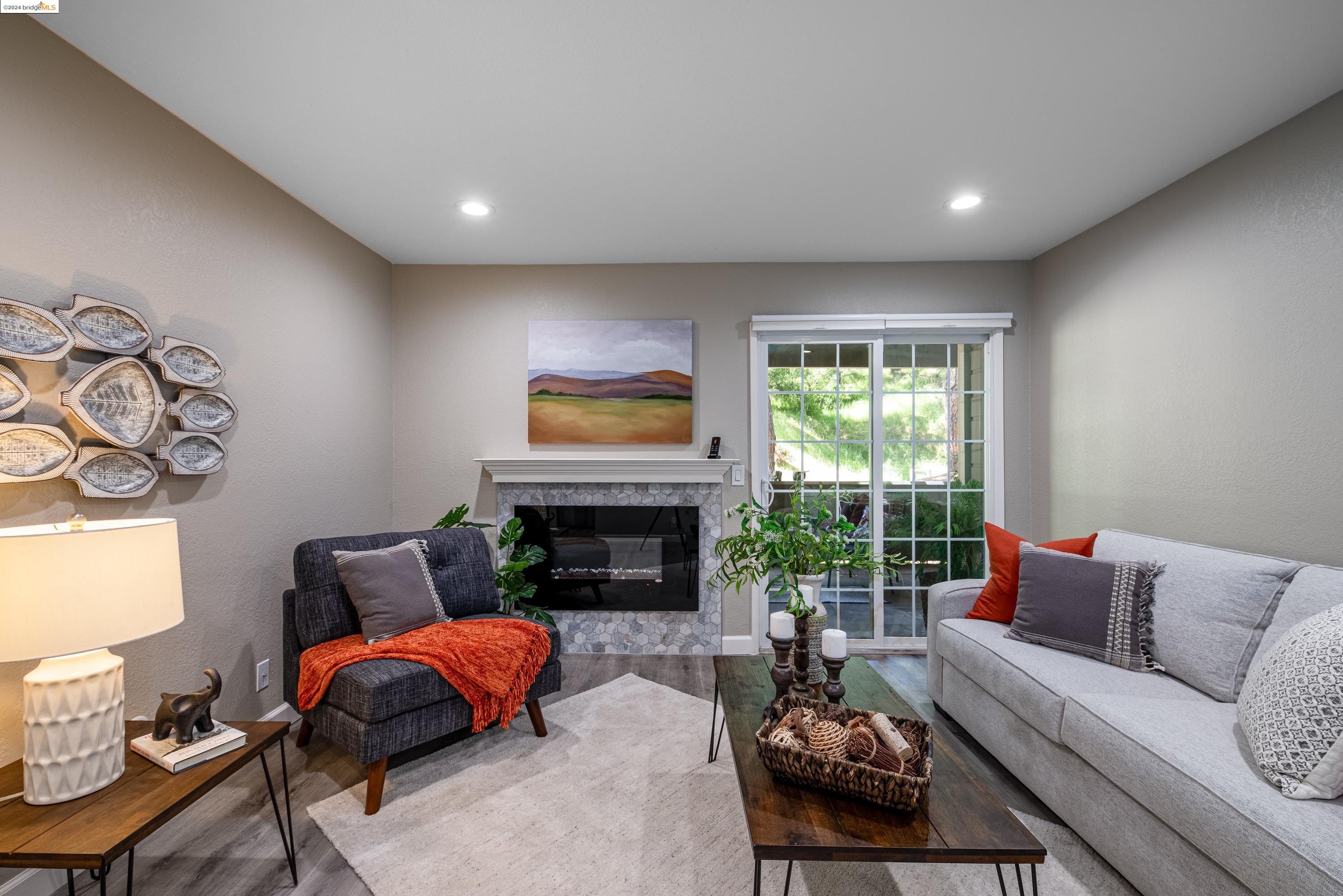 Detail Gallery Image 10 of 30 For 475 Canyon Oaks Dr #APT C,  Oakland,  CA 94605 - 2 Beds | 2 Baths