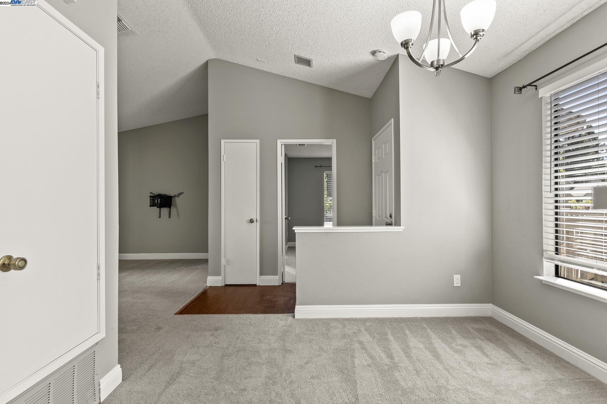Detail Gallery Image 6 of 31 For 1402 Chelsea, Hercules,  CA 94547 - 2 Beds | 2 Baths