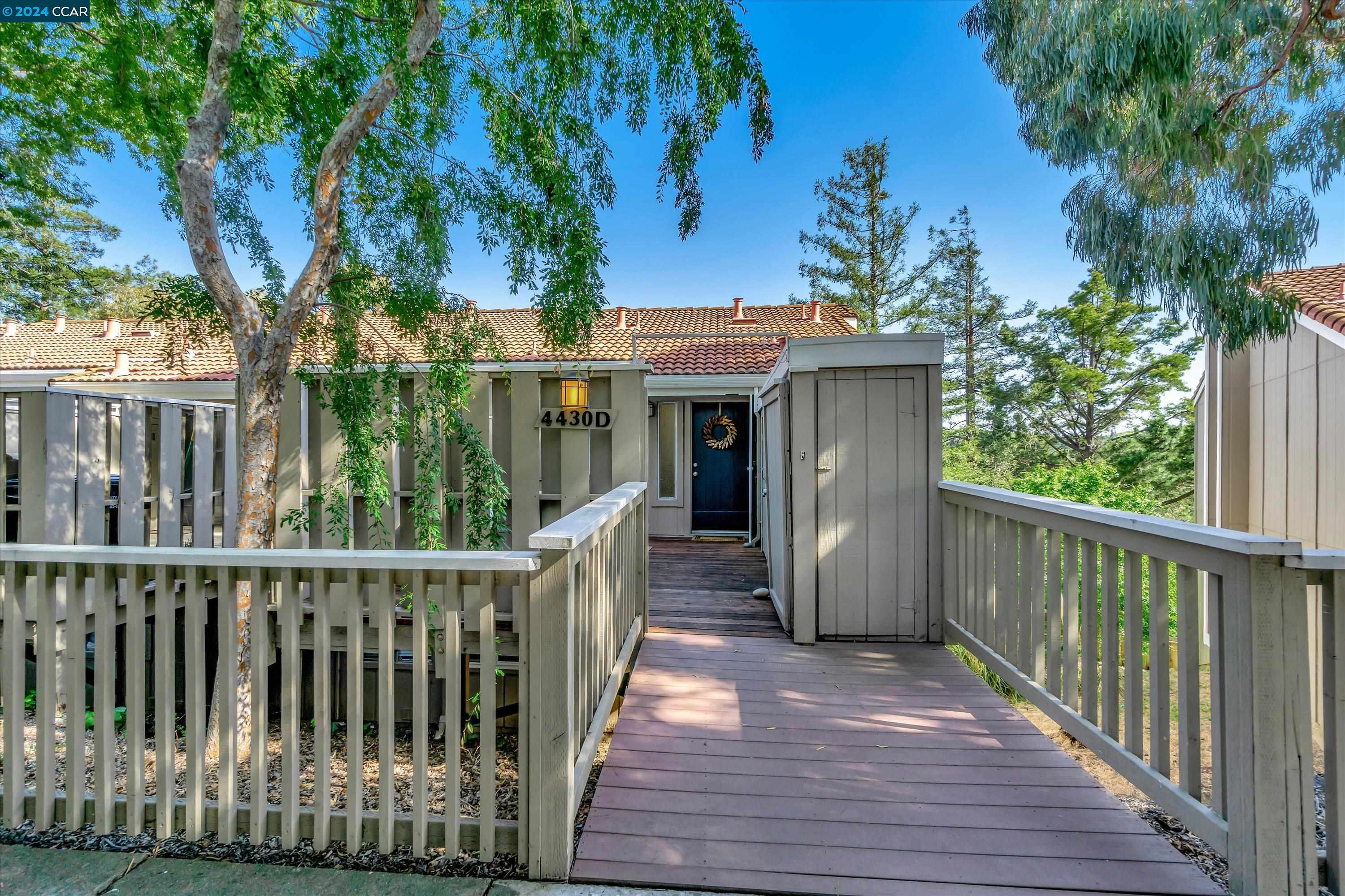 Detail Gallery Image 1 of 23 For 4430 Eagle Peak Rd #D,  Concord,  CA 94521 - 3 Beds | 2/1 Baths