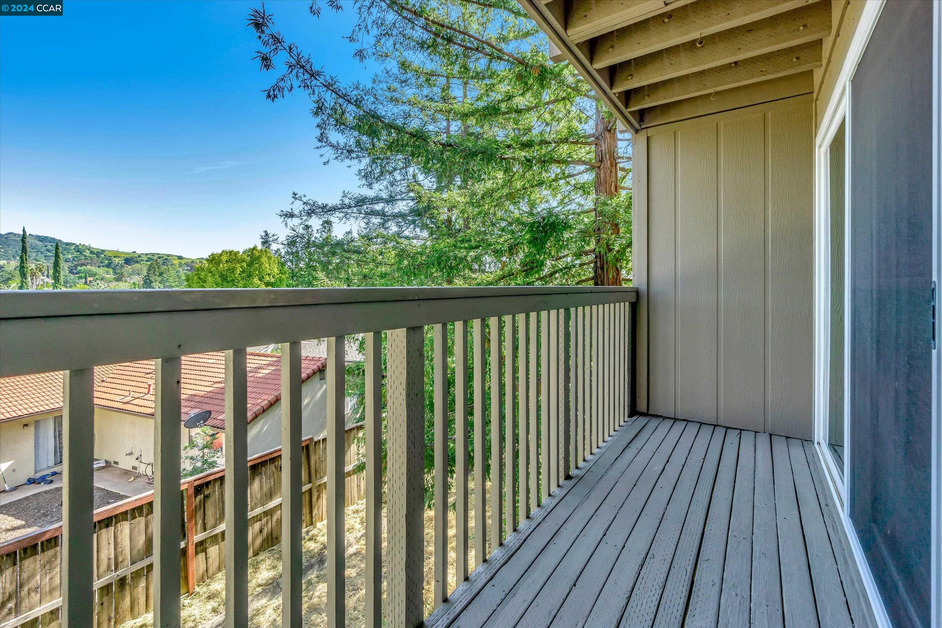 Detail Gallery Image 18 of 23 For 4430 Eagle Peak Rd #D,  Concord,  CA 94521 - 3 Beds | 2/1 Baths