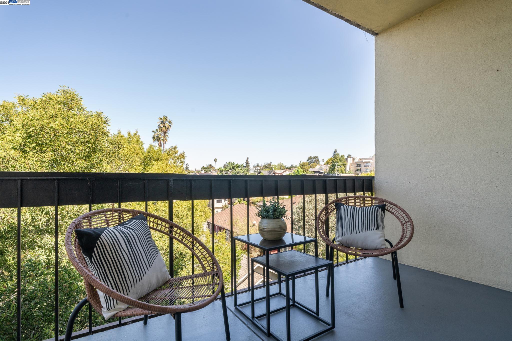 Detail Gallery Image 3 of 26 For 551 Jean St #411,  Oakland,  CA 94610 - 1 Beds | 1 Baths