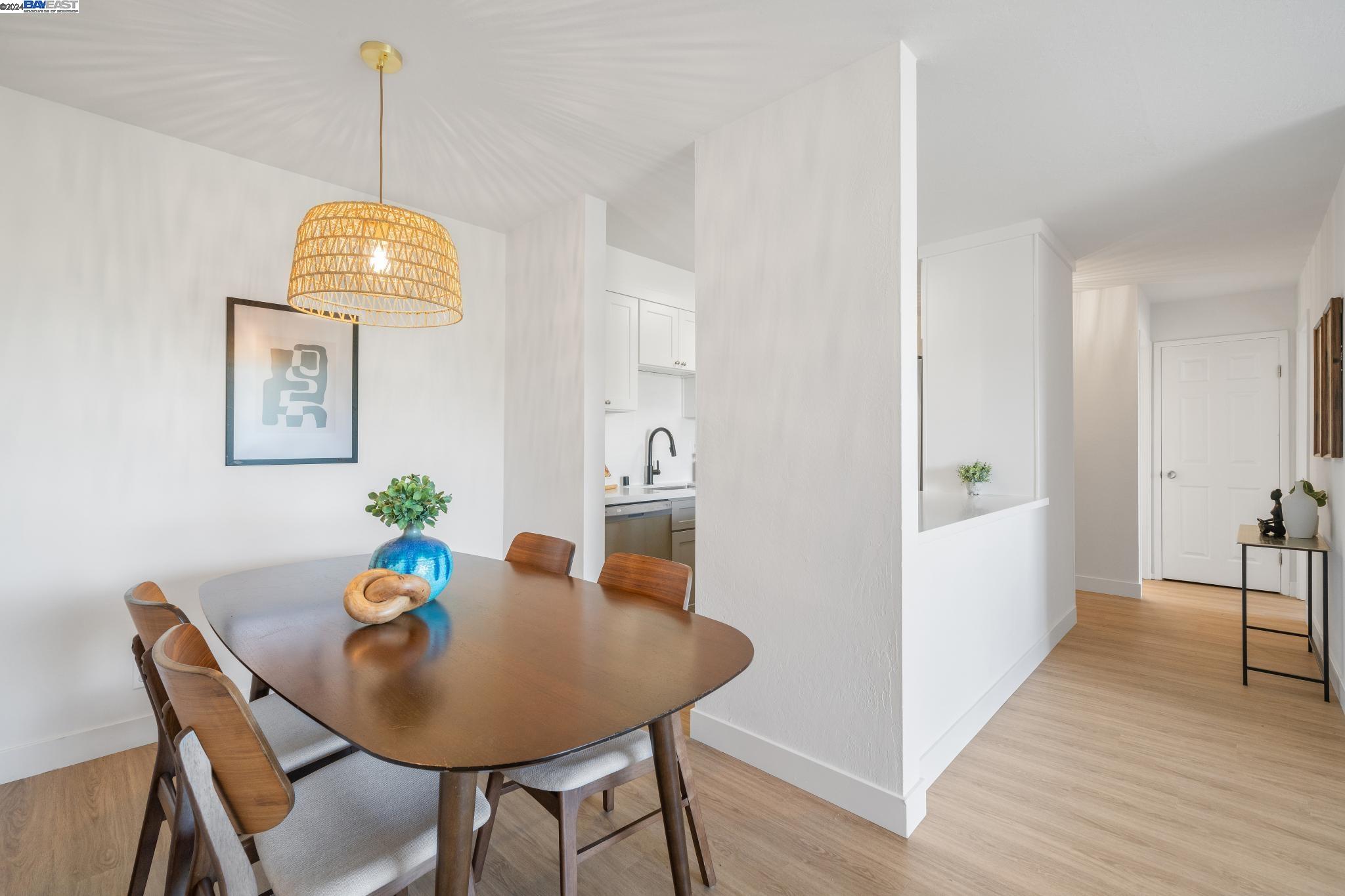 Detail Gallery Image 6 of 26 For 551 Jean St #411,  Oakland,  CA 94610 - 1 Beds | 1 Baths
