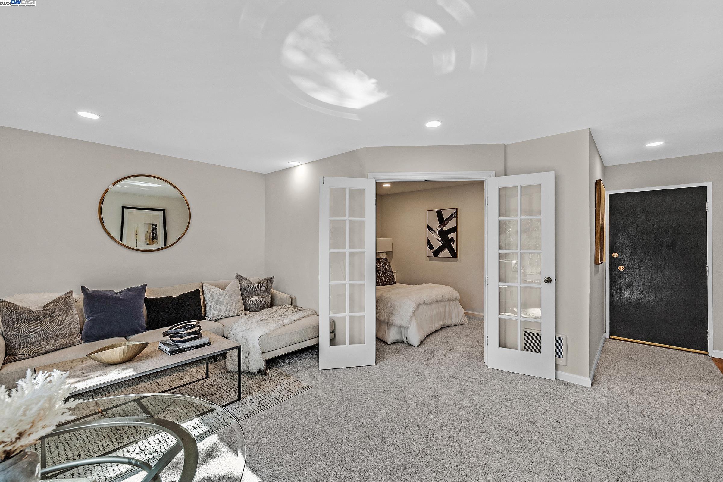 Detail Gallery Image 1 of 32 For 455 Crescent St #212,  Oakland,  CA 94610 - 1 Beds | 1 Baths