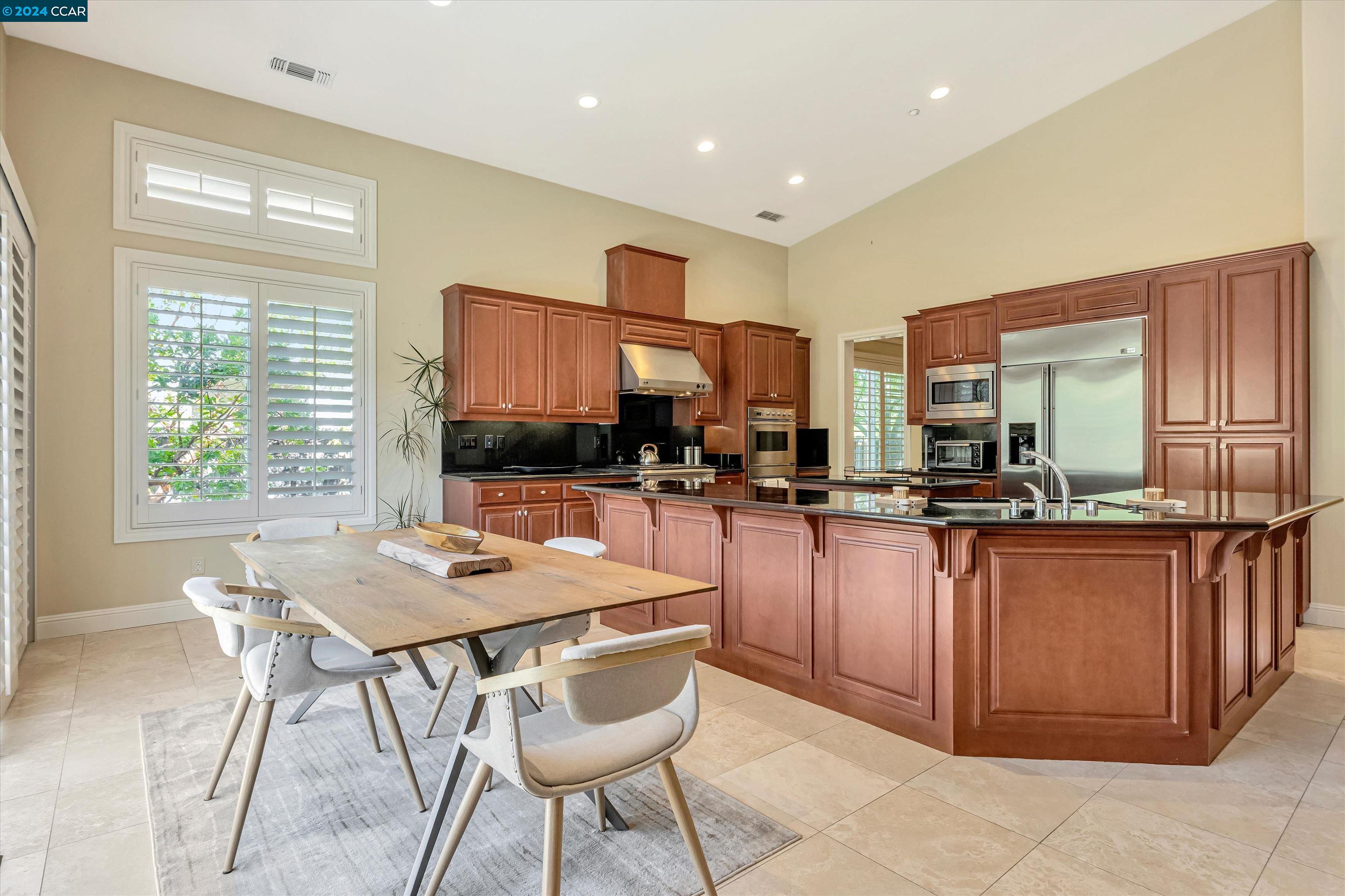 Detail Gallery Image 16 of 43 For 309 Whitcliff Ct, San Ramon,  CA 94583 - 4 Beds | 4/1 Baths