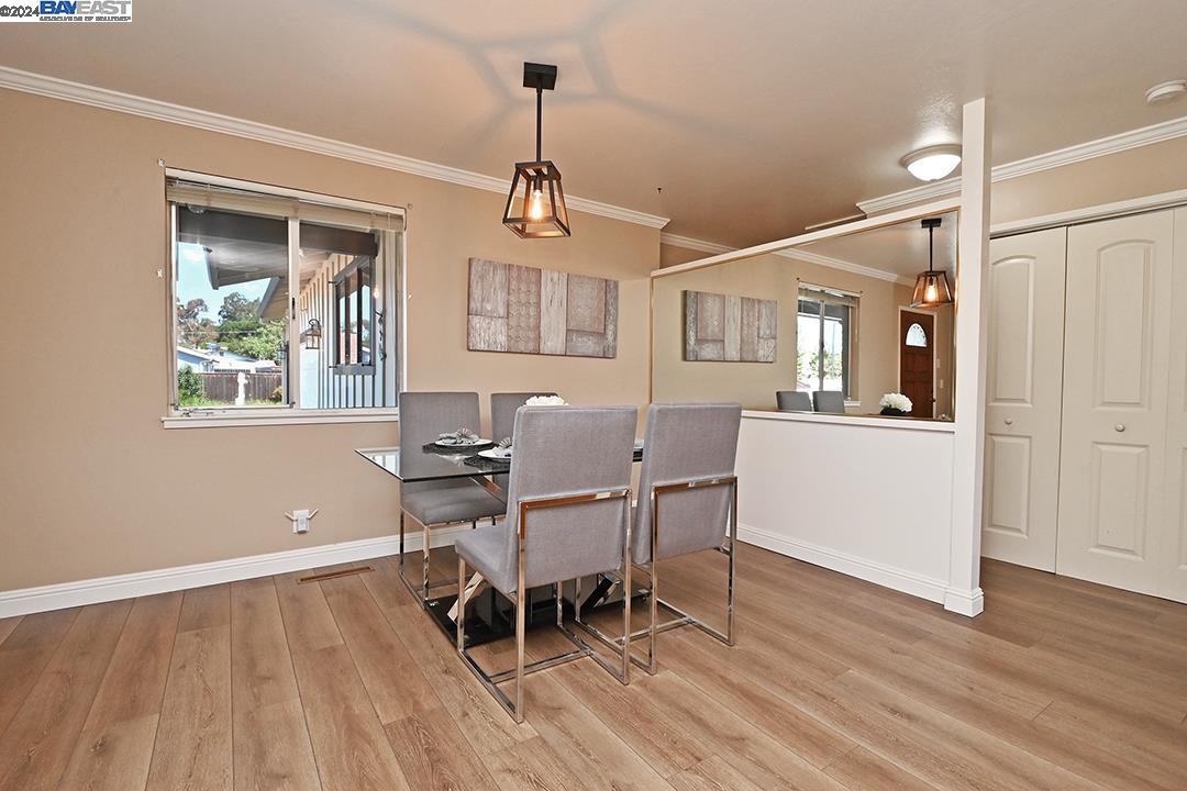 Detail Gallery Image 5 of 26 For 15000 Freeman Ave, San Jose,  CA 95127 - 3 Beds | 2 Baths