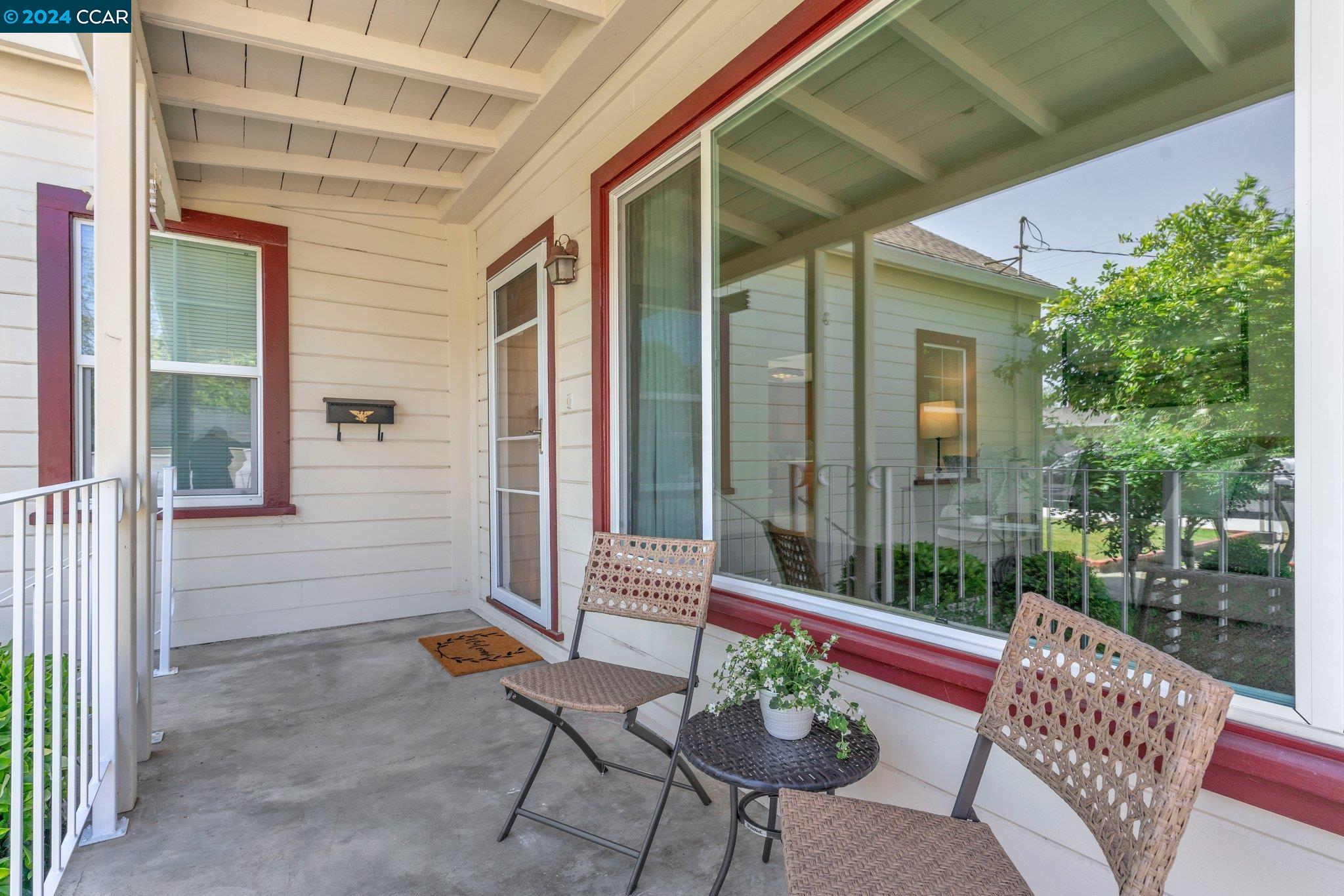 Detail Gallery Image 5 of 37 For 629 Haven St, Martinez,  CA 94553 - 2 Beds | 2 Baths