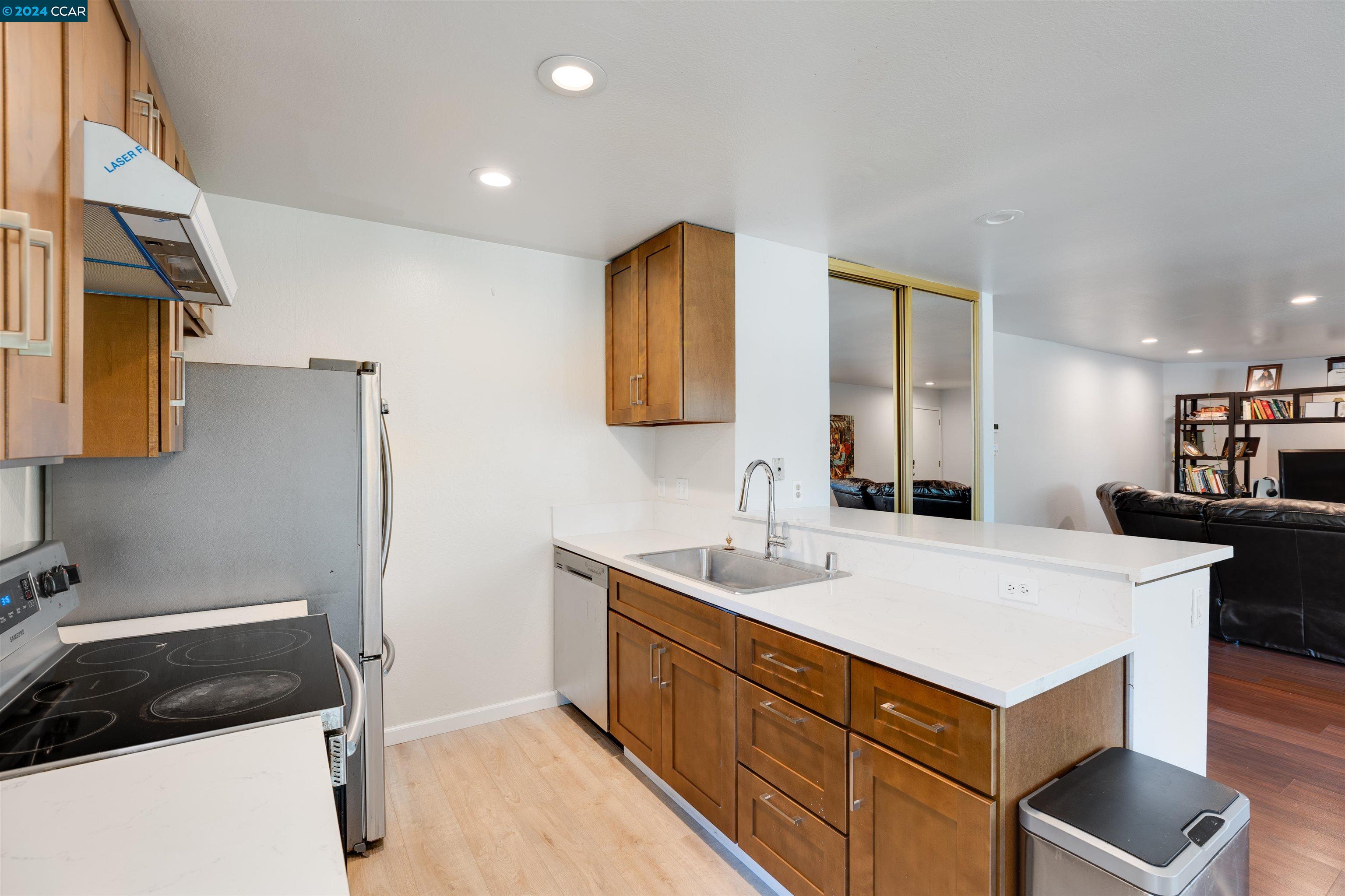 Detail Gallery Image 10 of 26 For 9085 Alcosta Blvd #398,  San Ramon,  CA 94583 - 3 Beds | 2 Baths