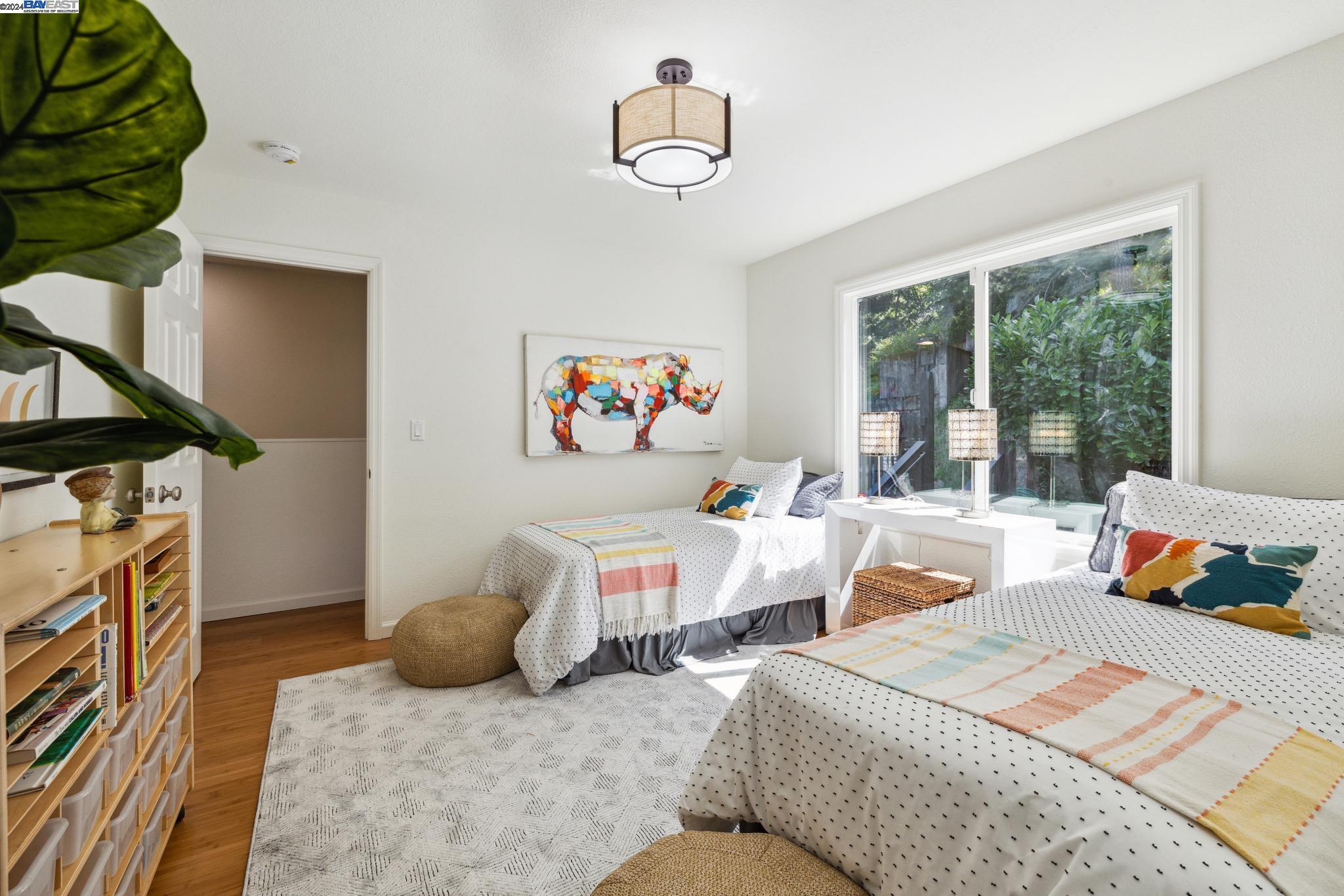 Detail Gallery Image 33 of 47 For 6555 Girvin, Oakland,  CA 94611-1627 - 4 Beds | 2/2 Baths