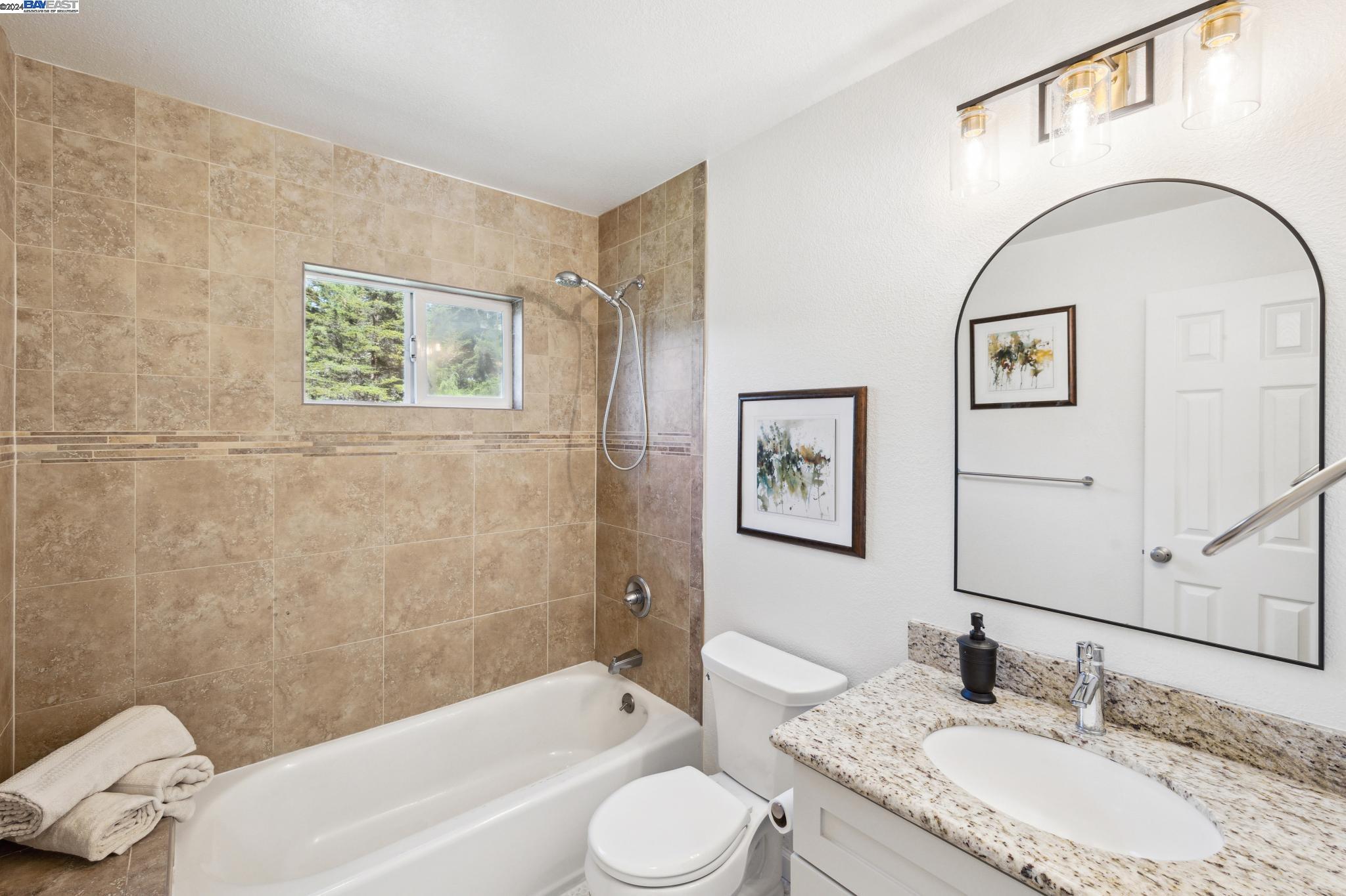 Detail Gallery Image 36 of 47 For 6555 Girvin, Oakland,  CA 94611-1627 - 4 Beds | 2/2 Baths