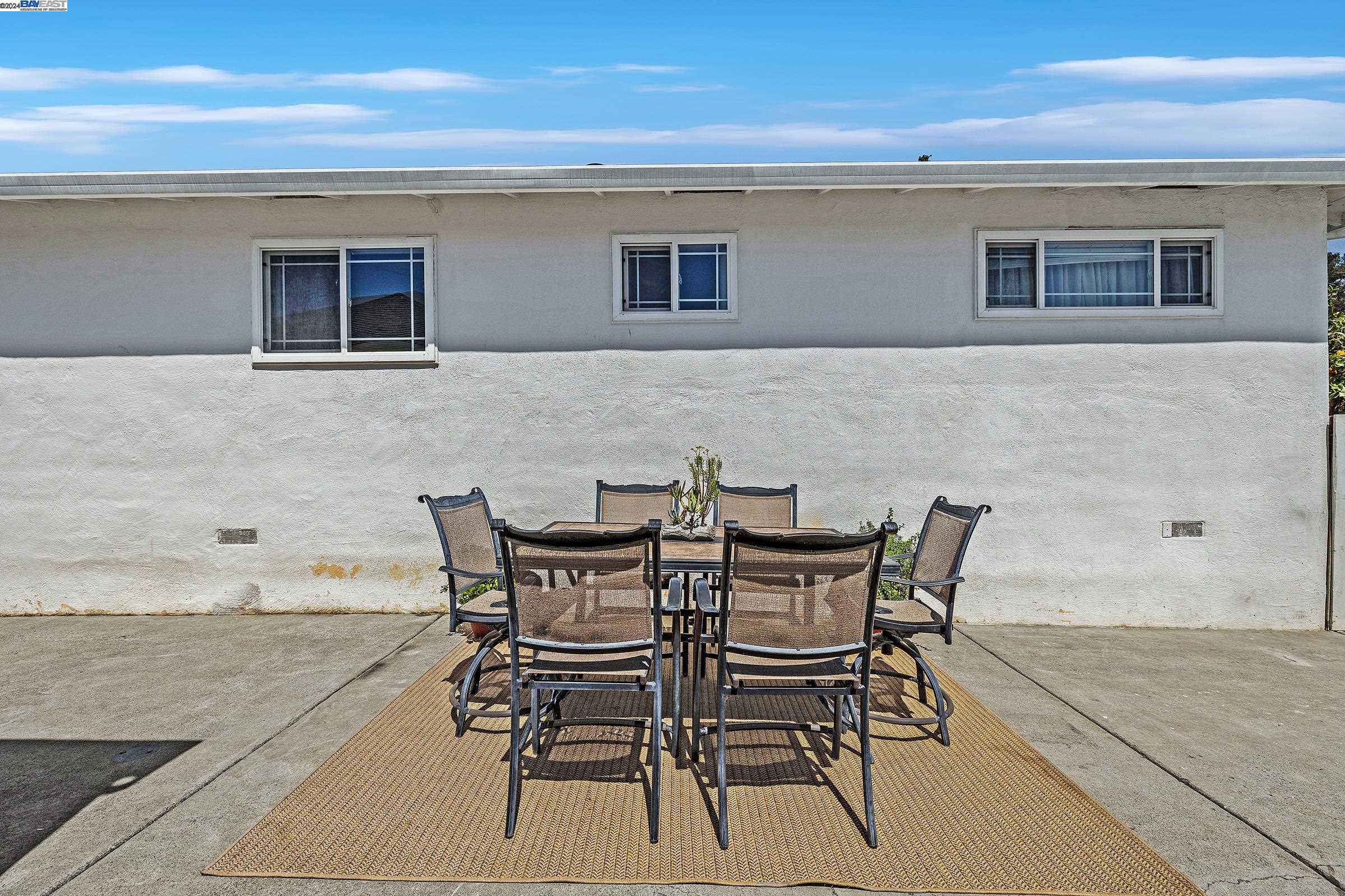 Detail Gallery Image 30 of 34 For 25287 Del Mar Ave, Hayward,  CA 94542 - 3 Beds | 2 Baths