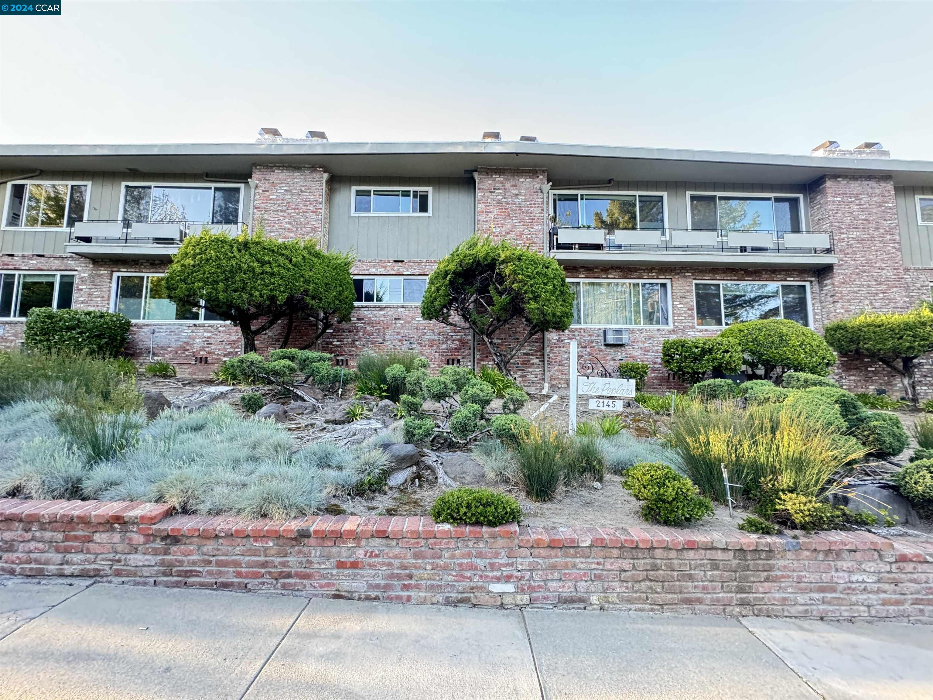 Detail Gallery Image 1 of 18 For 2145 Donald Dr #1,  Moraga,  CA 94556 - 2 Beds | 2 Baths