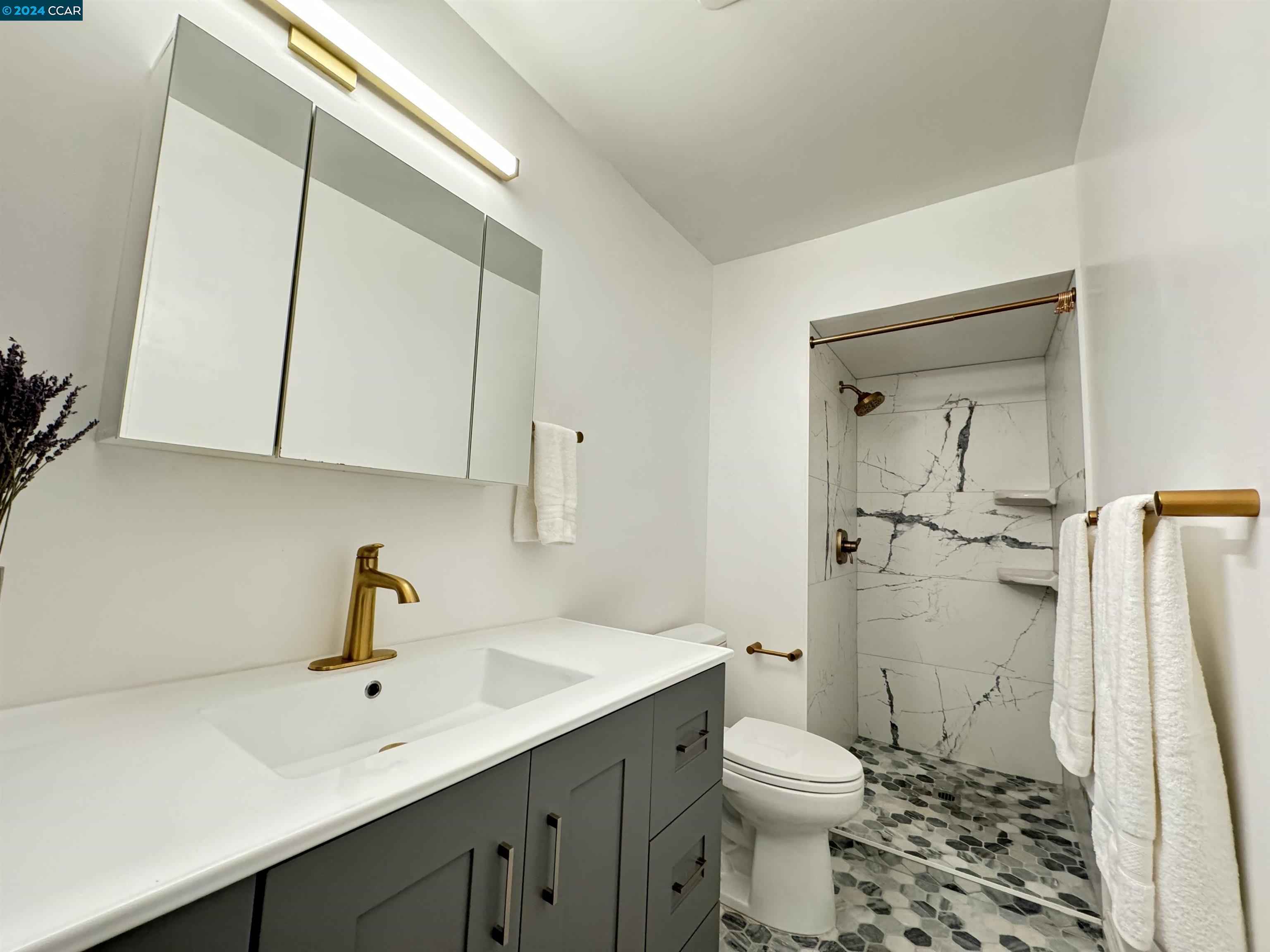Detail Gallery Image 12 of 18 For 2145 Donald Dr #1,  Moraga,  CA 94556 - 2 Beds | 2 Baths