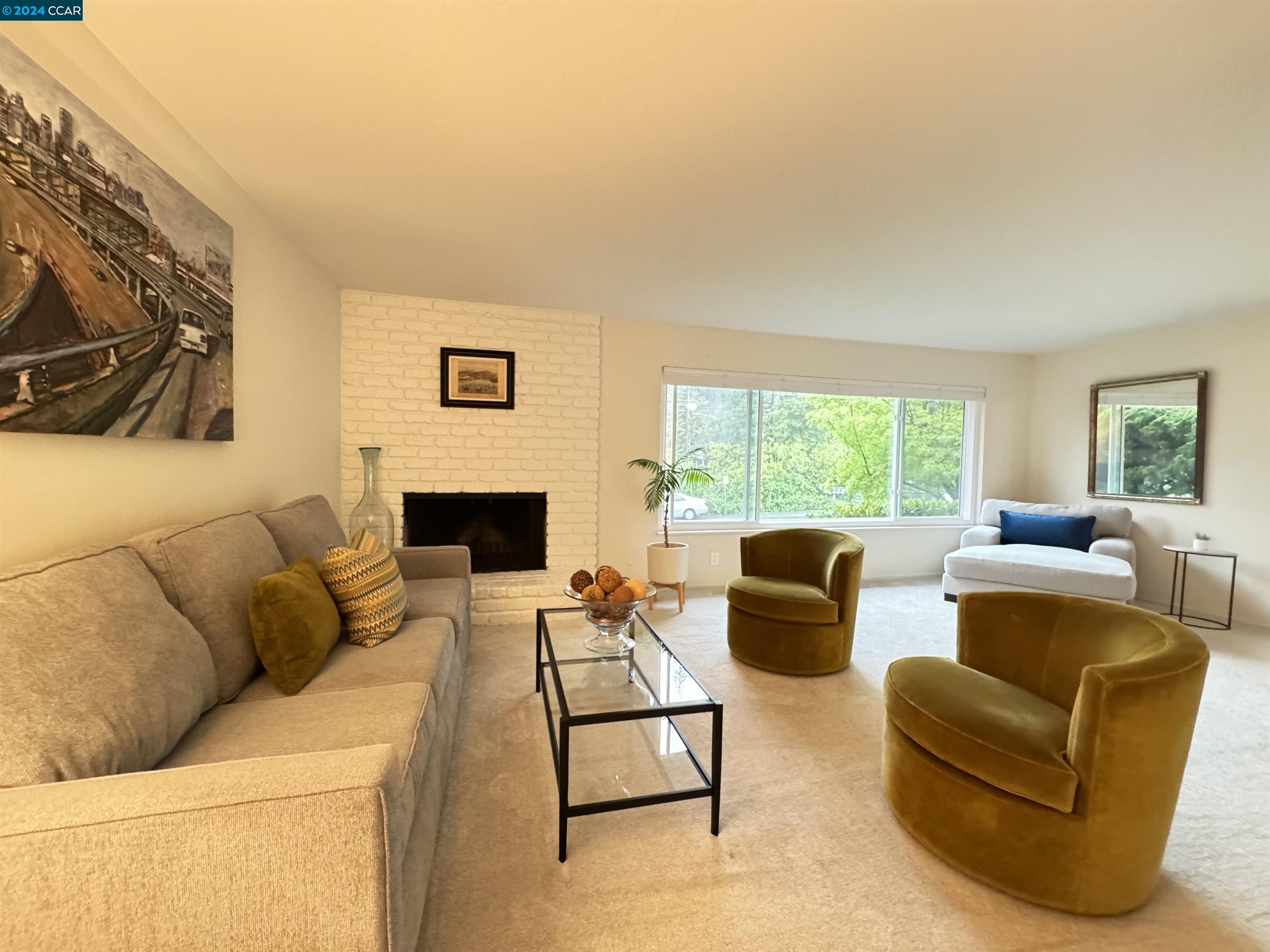Detail Gallery Image 4 of 18 For 2145 Donald Dr #1,  Moraga,  CA 94556 - 2 Beds | 2 Baths